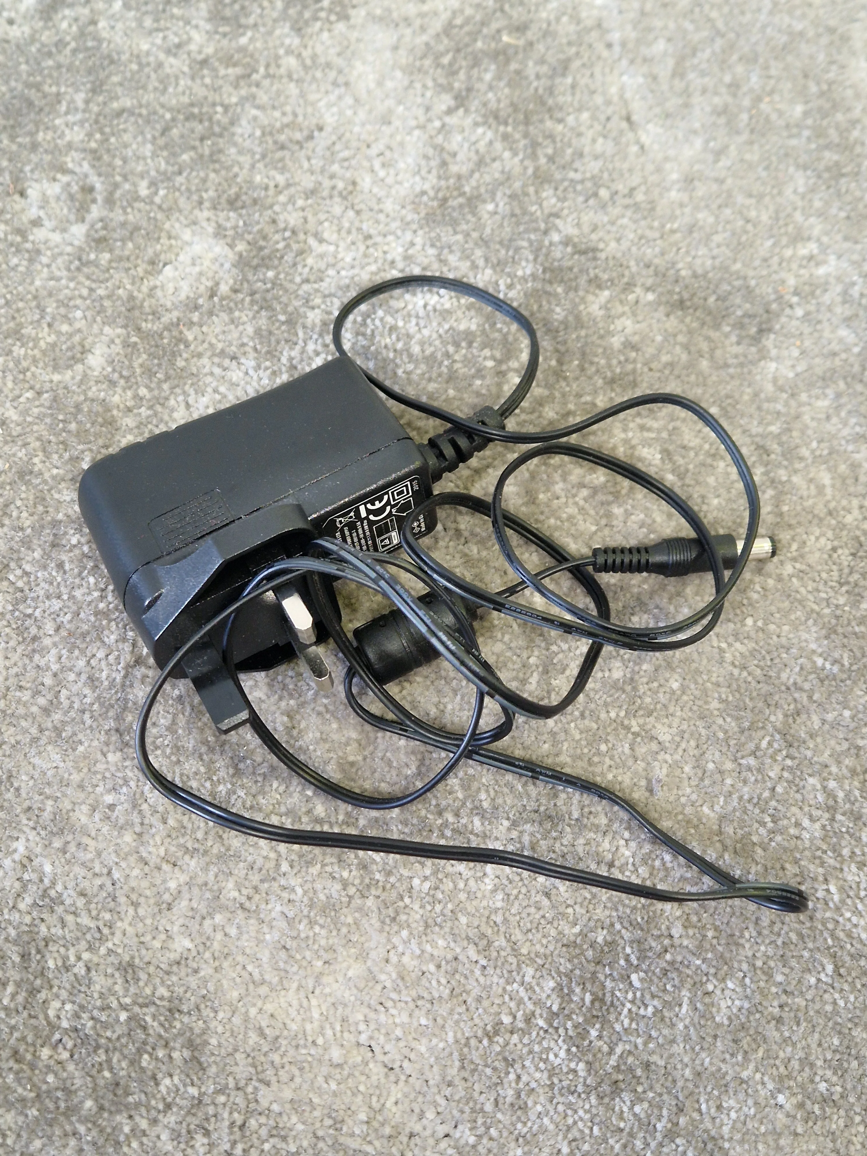 Kmise Tremolo Effects Pedal – True Bypass – Excellent w/ AUX Cables - Image 4