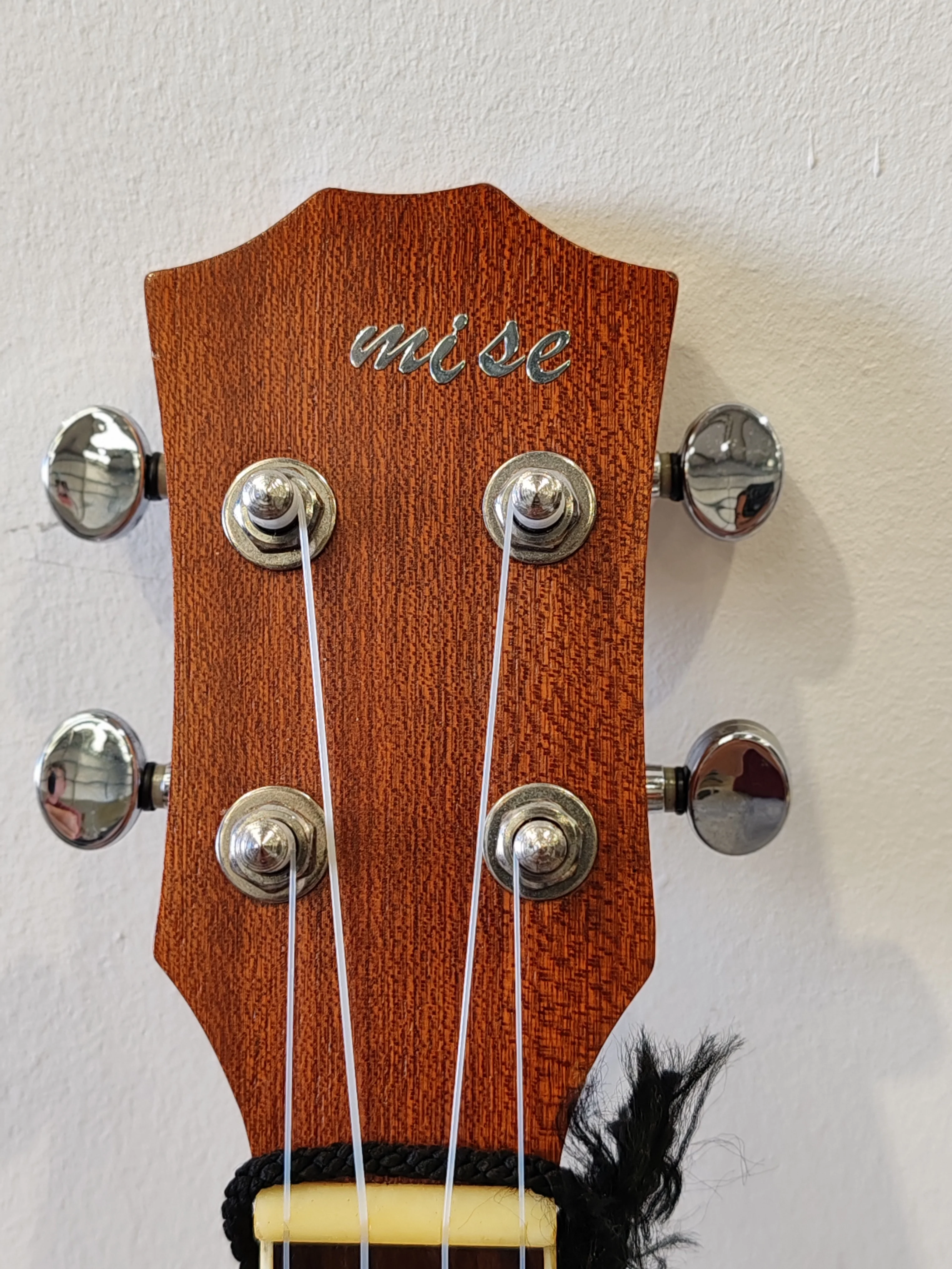 Kmise Ukulele Banjo – Very Good Condition | Polyester Drumhead, Closed Geared Tuners - Image 5