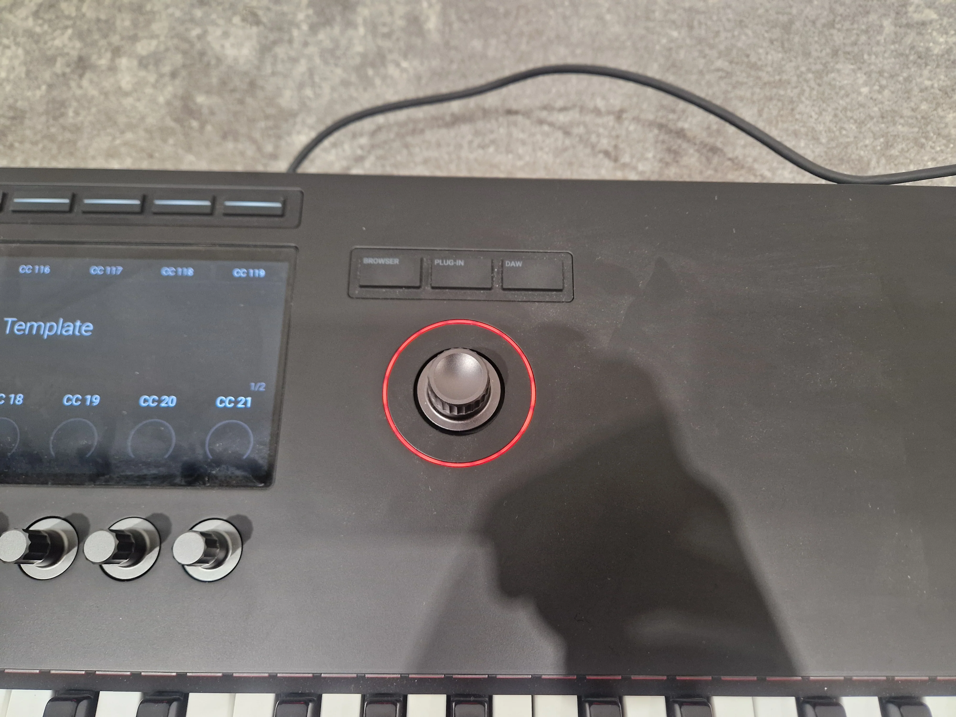 Kontrol S49 Mk3 - 49-Key MIDI Controller, USB Connectivity - Excellent w/ Original Box & Power Supply - Image 12
