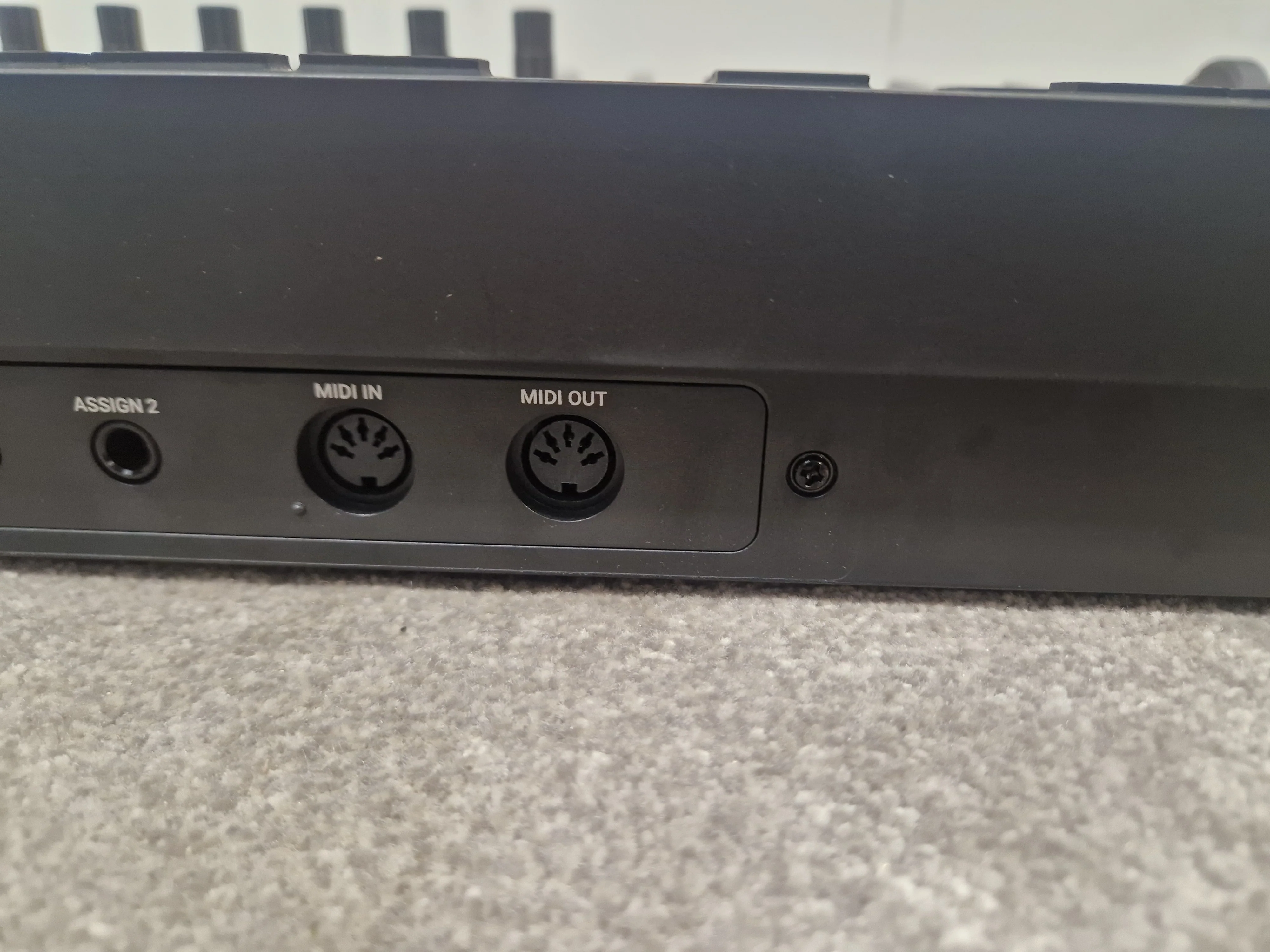 Kontrol S49 Mk3 - 49-Key MIDI Controller, USB Connectivity - Excellent w/ Original Box & Power Supply - Image 3