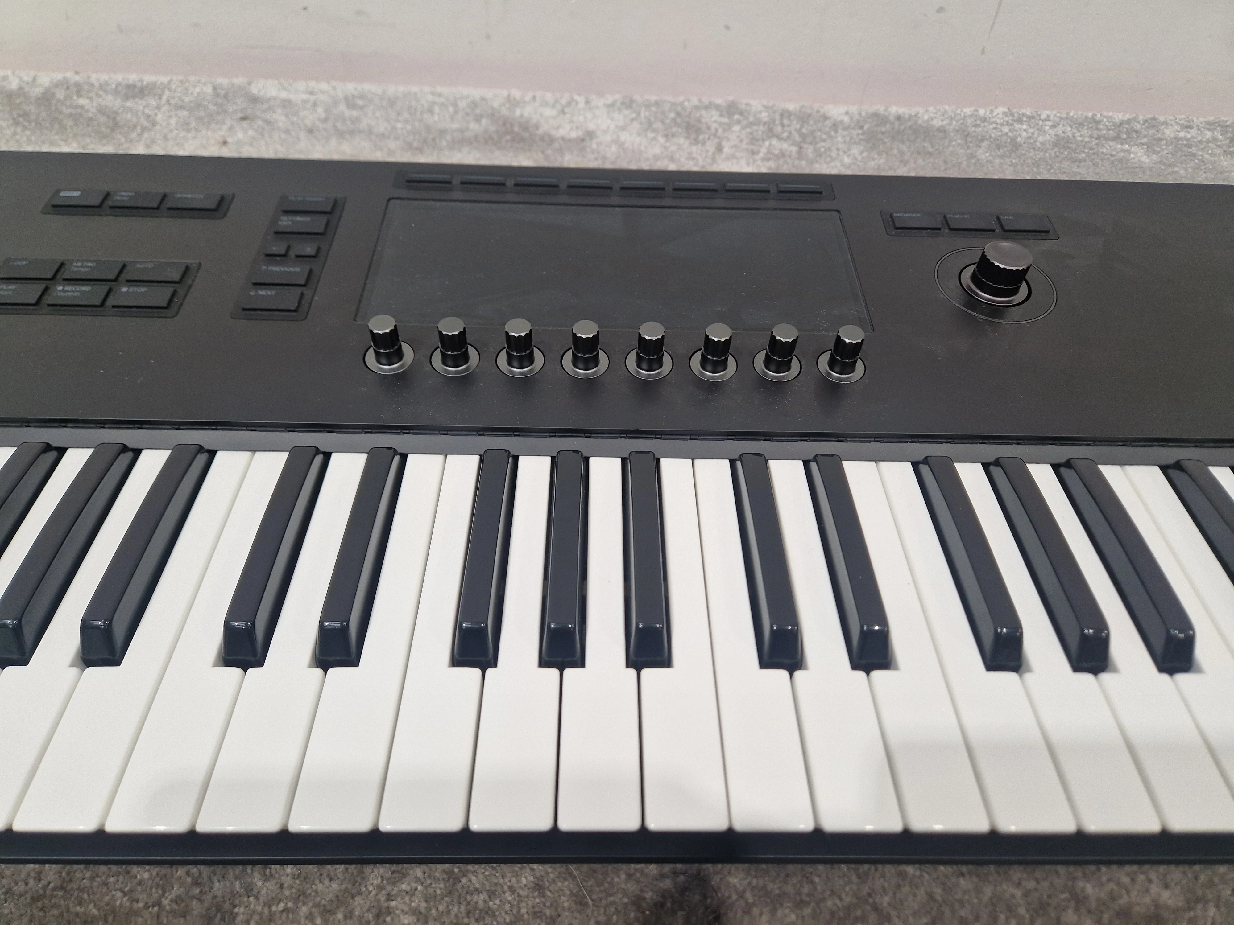 Kontrol S49 Mk3 - 49-Key MIDI Controller, USB Connectivity - Excellent w/ Original Box & Power Supply - Image 6