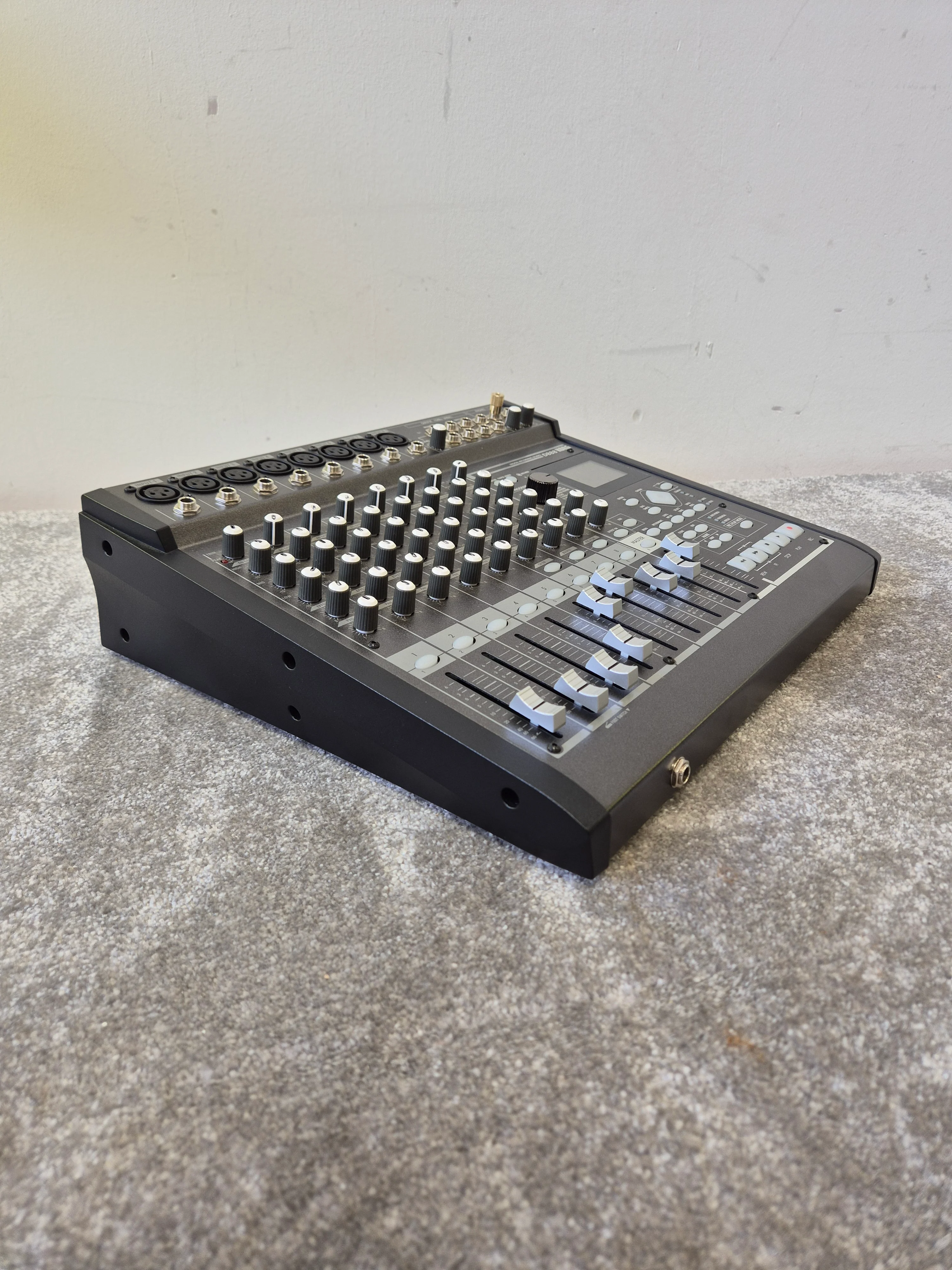 Korg D888 - 8 Track Digital Recorder - Very Good - Image 4