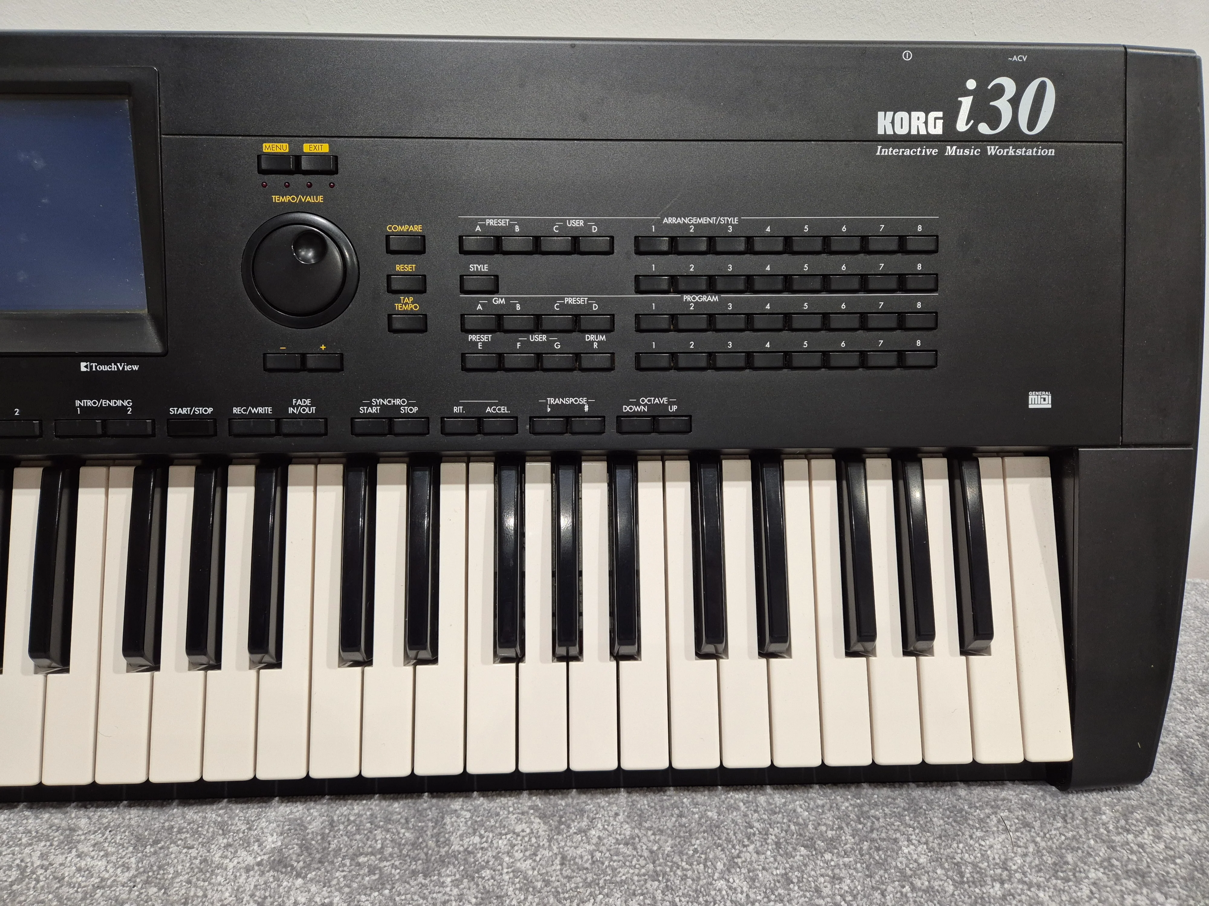 Korg i30 - Synthesizer & Music Workstation Includes Soft Bag - Image 5