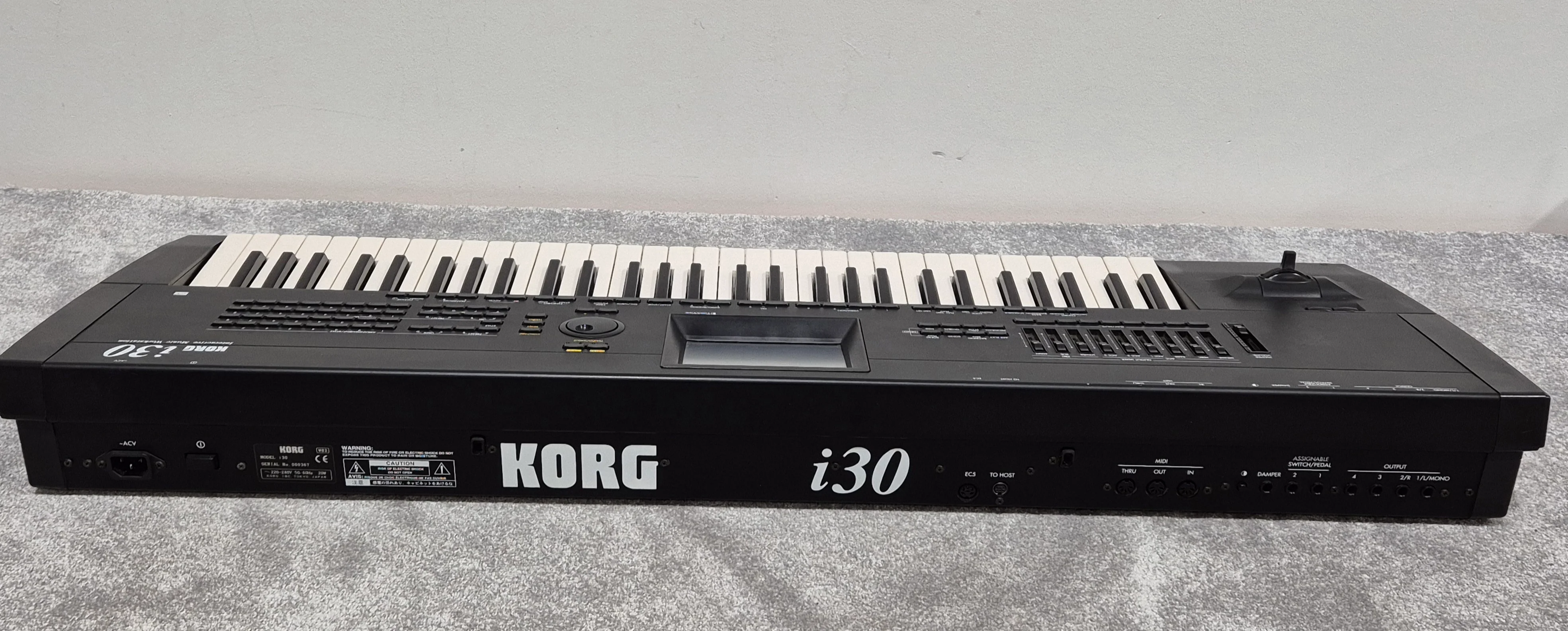 Korg i30 - Synthesizer & Music Workstation Includes Soft Bag - Image 9