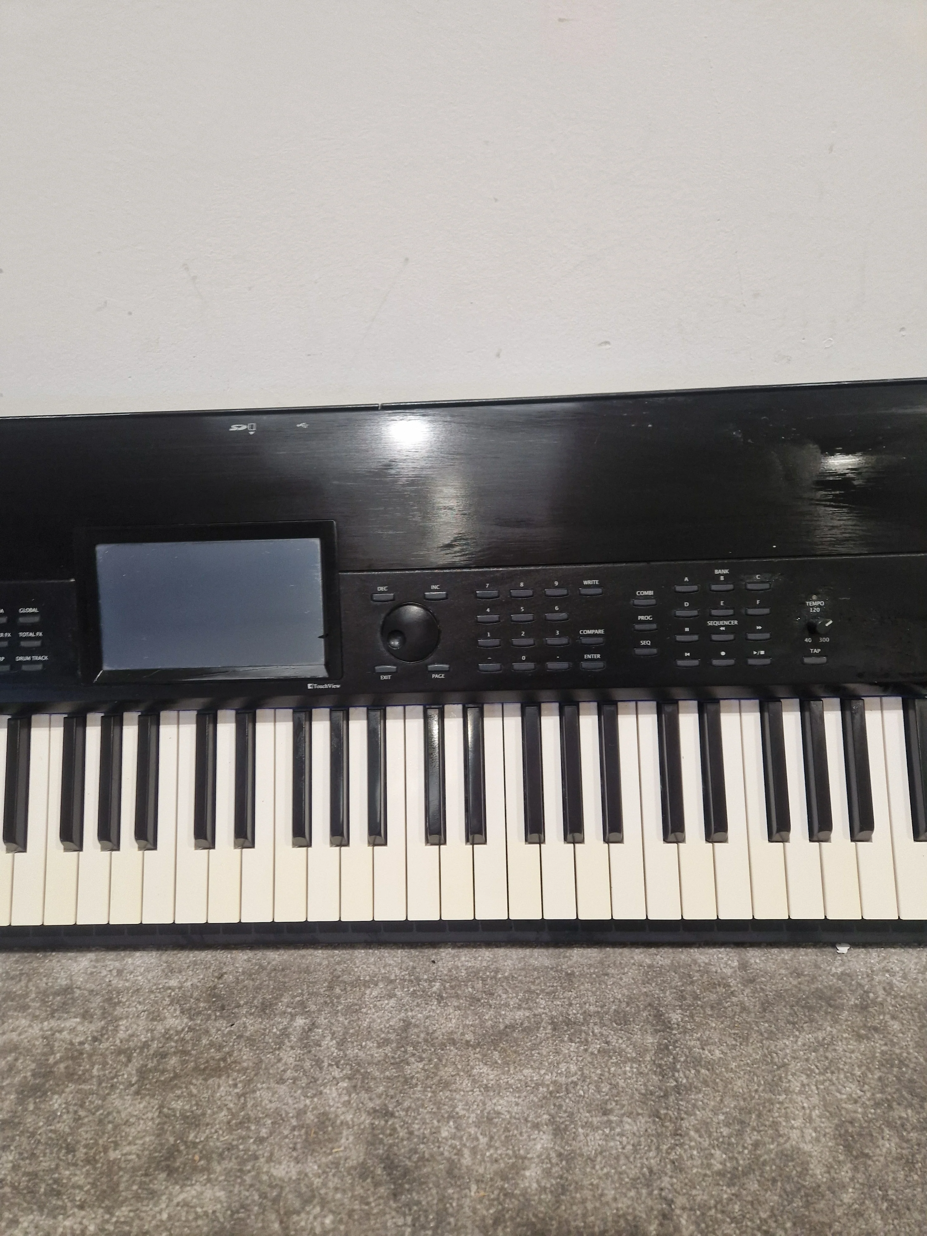 Korg Krome 88 - Digital Piano/Workstation - 88-Key - Dark Metallic - Good w/ Soft Case, Power Supply - Image 11