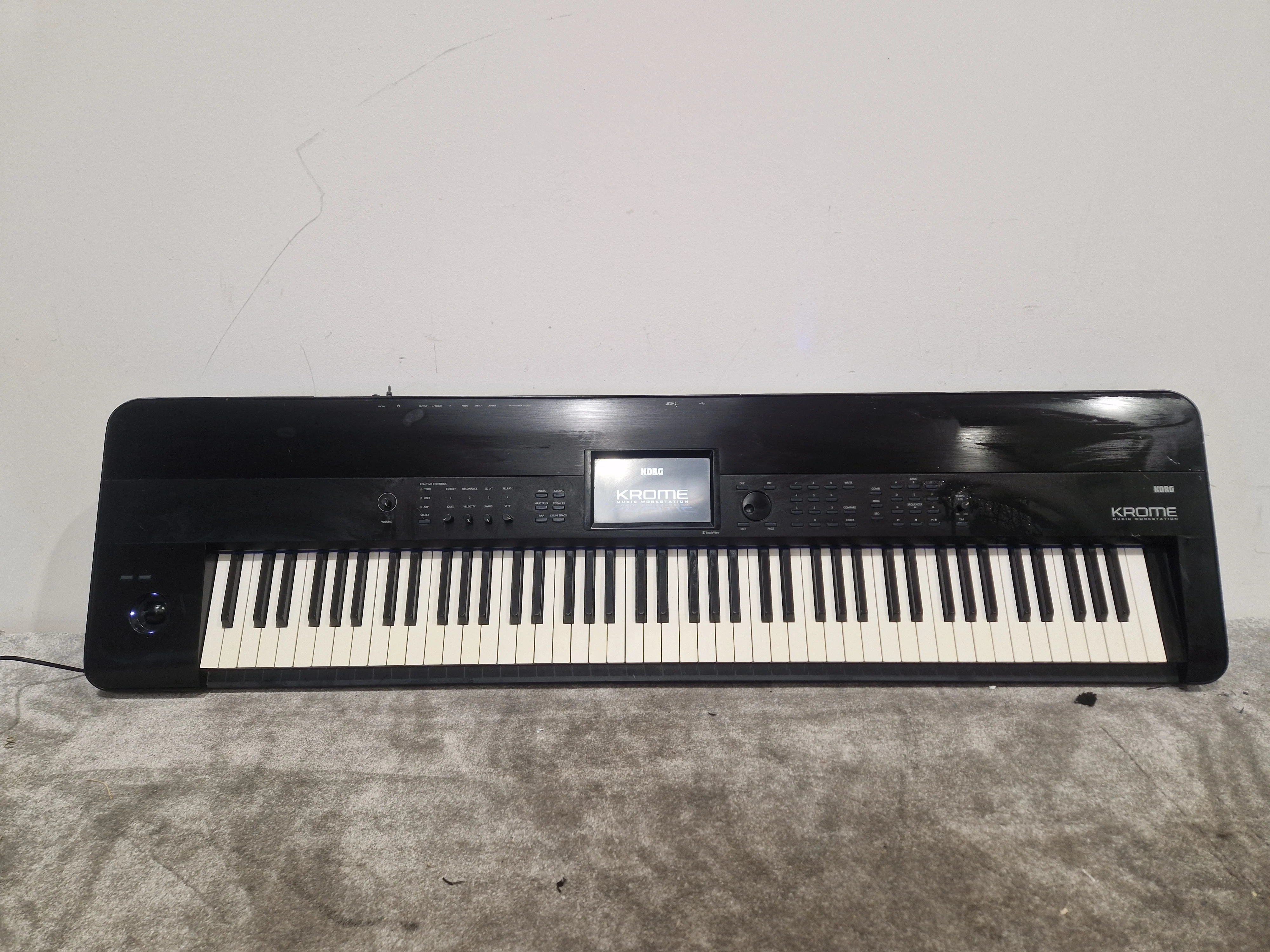 Korg Krome 88 - Digital Piano/Workstation - 88-Key - Dark Metallic - Good w/ Soft Case, Power Supply - Image 13