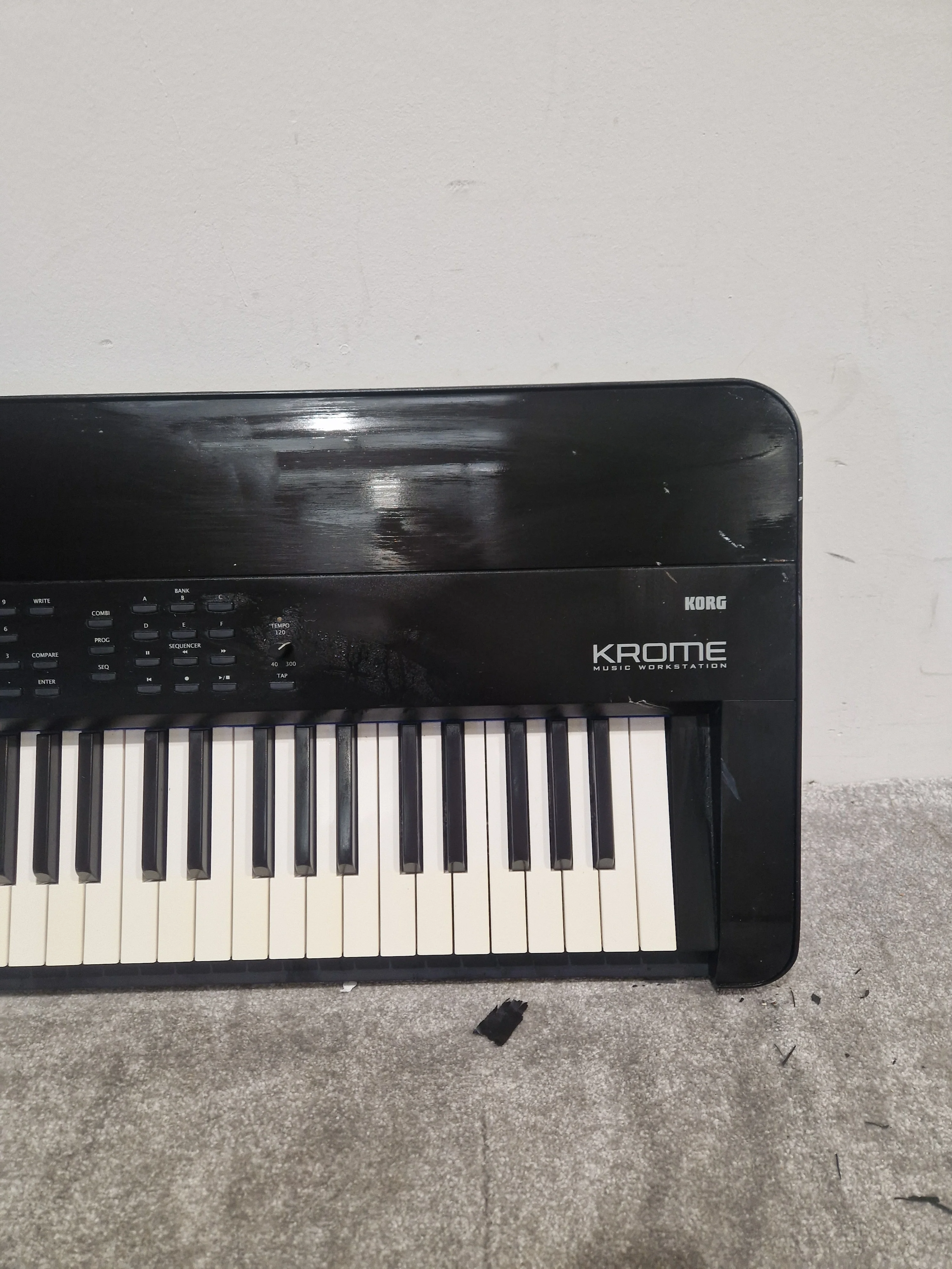 Korg Krome 88 - Digital Piano/Workstation - 88-Key - Dark Metallic - Good w/ Soft Case, Power Supply - Image 2