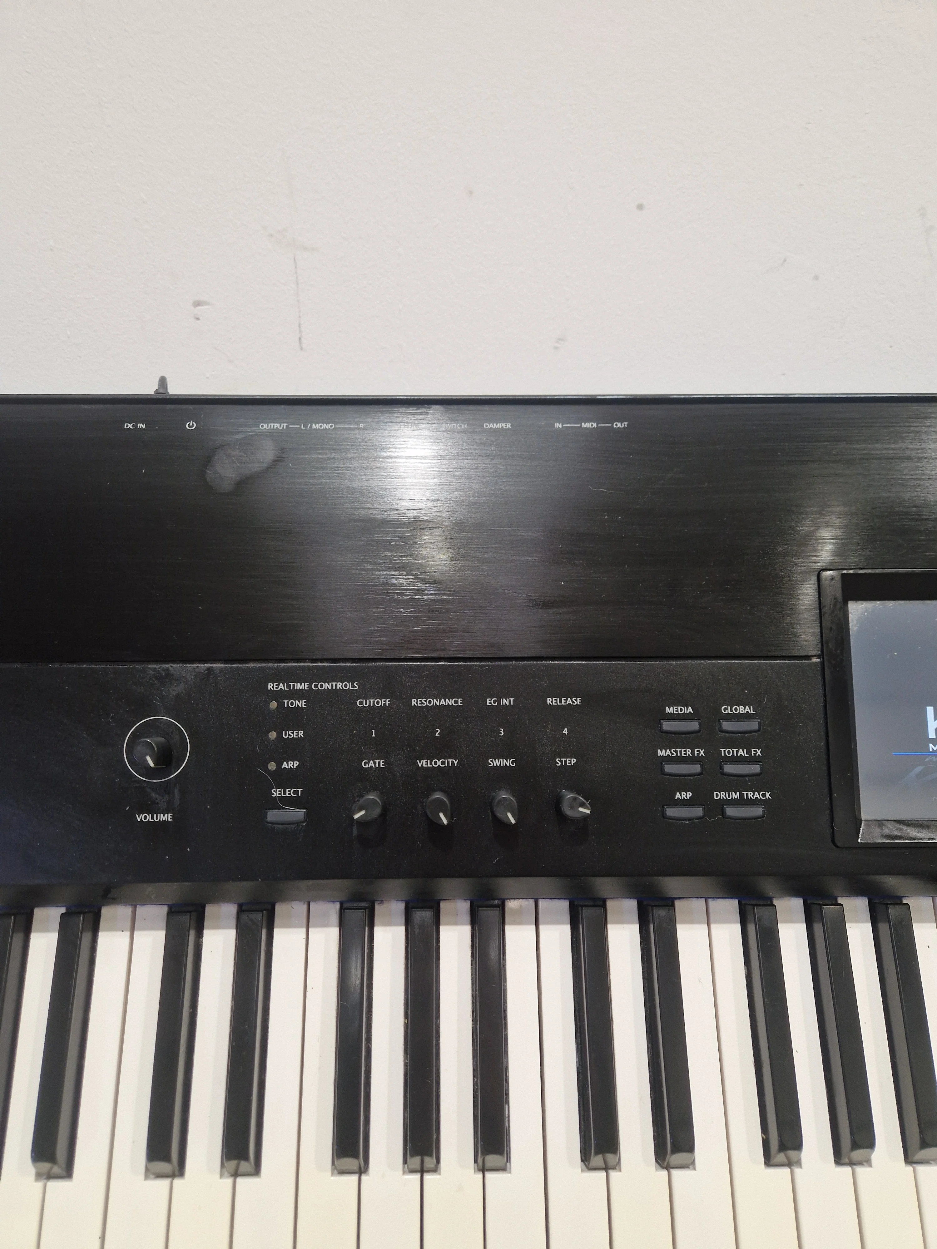 Korg Krome 88 - Digital Piano/Workstation - 88-Key - Dark Metallic - Good w/ Soft Case, Power Supply - Image 4