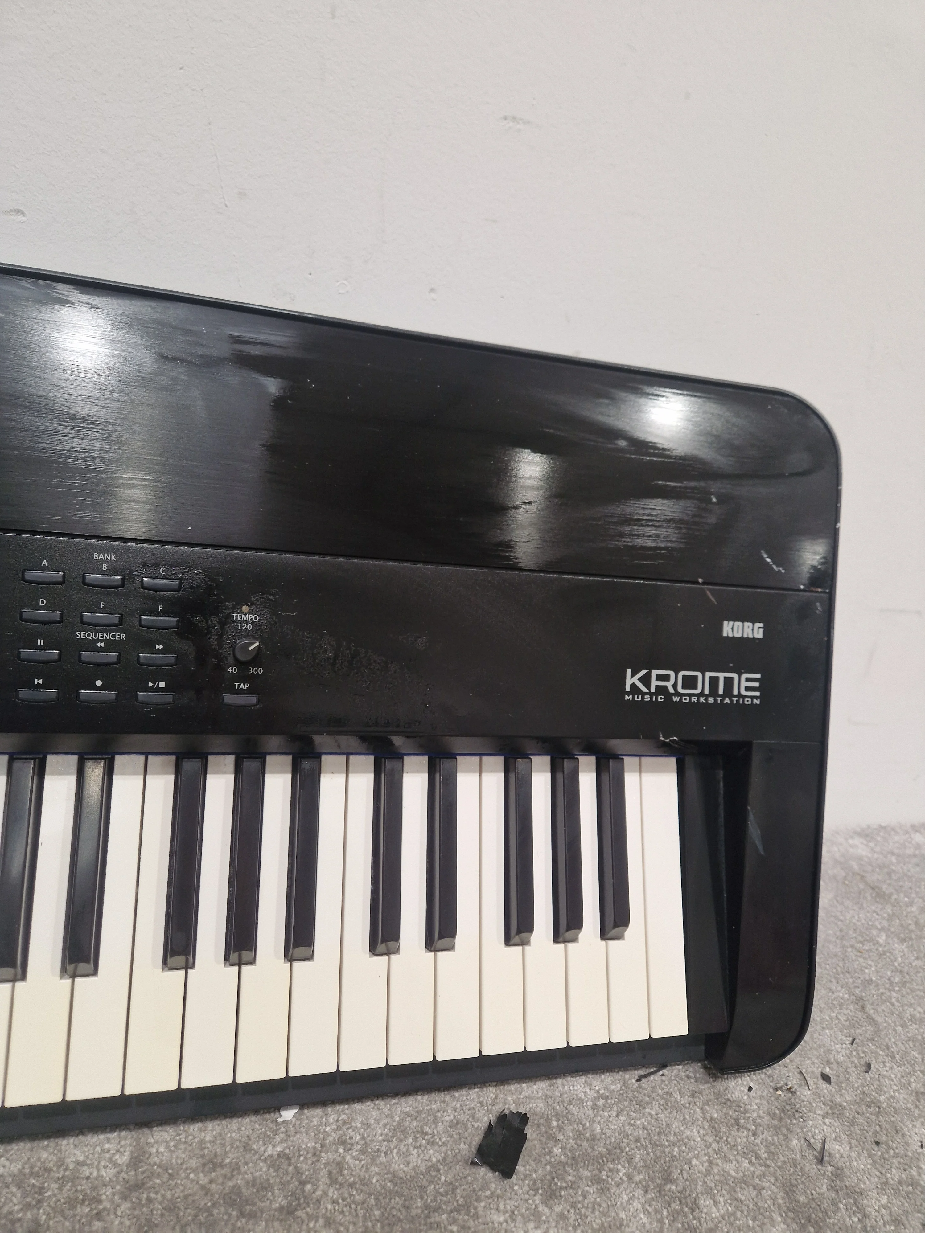Korg Krome 88 - Digital Piano/Workstation - 88-Key - Dark Metallic - Good w/ Soft Case, Power Supply - Image 5