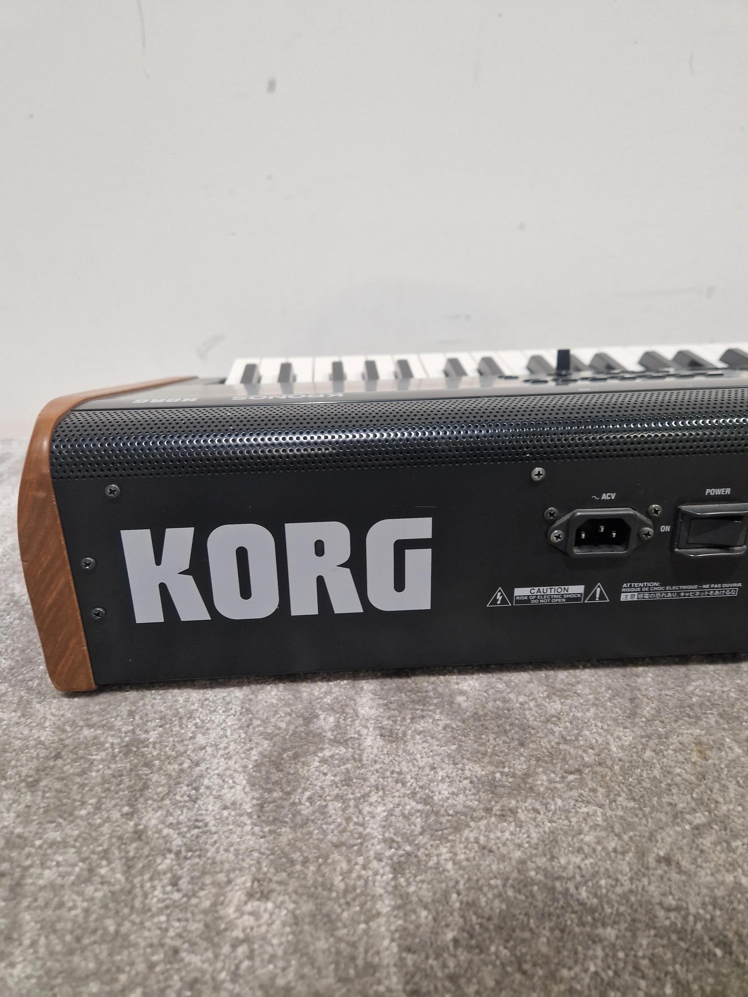 Korg Kronos 2 73 - Advanced Synth Workstation - Very Good w/ Power Supply, Manual, CDs - Image 12