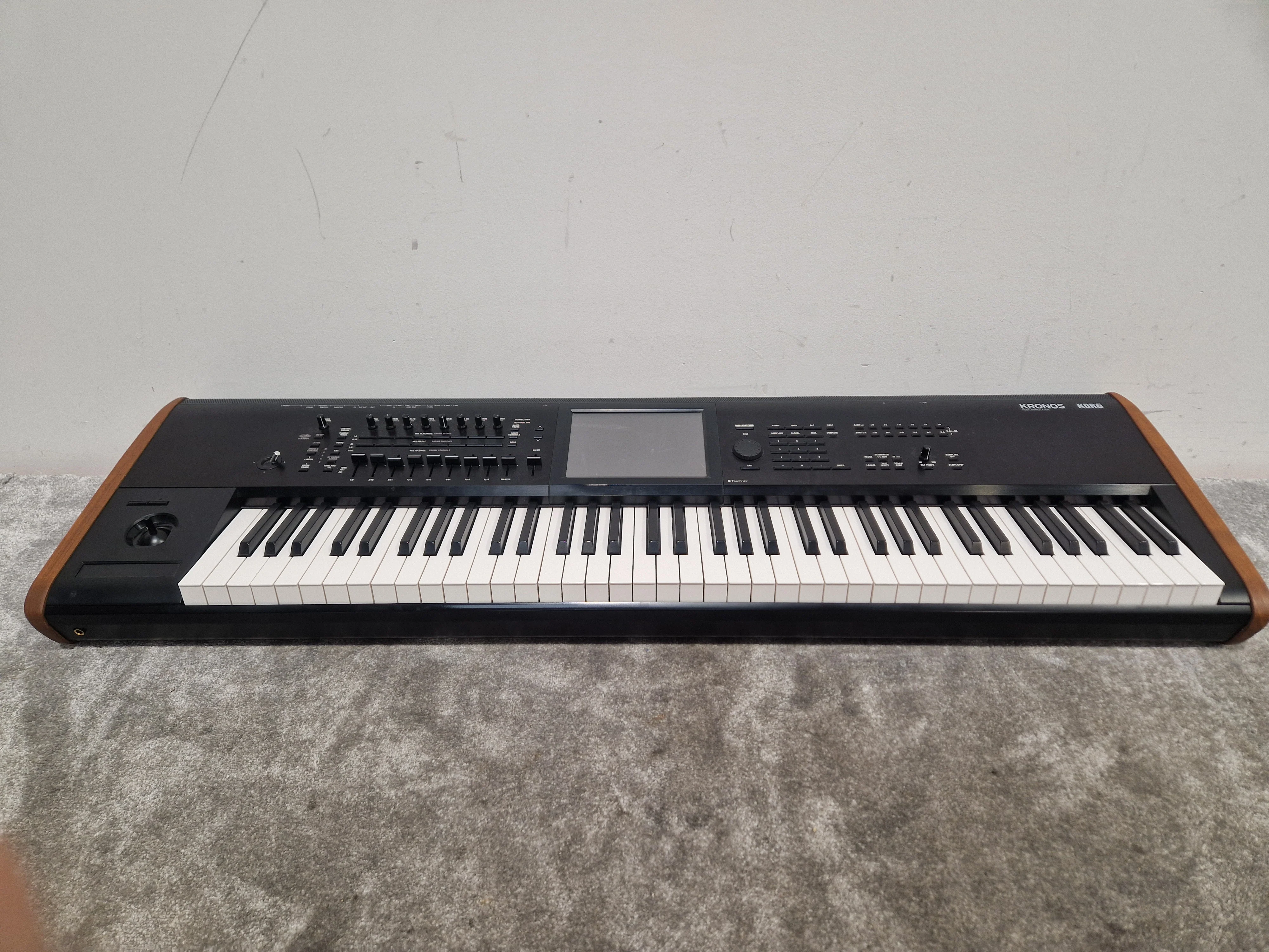 Korg Kronos 2 73 - Advanced Synth Workstation - Very Good w/ Power Supply, Manual, CDs - Image 15