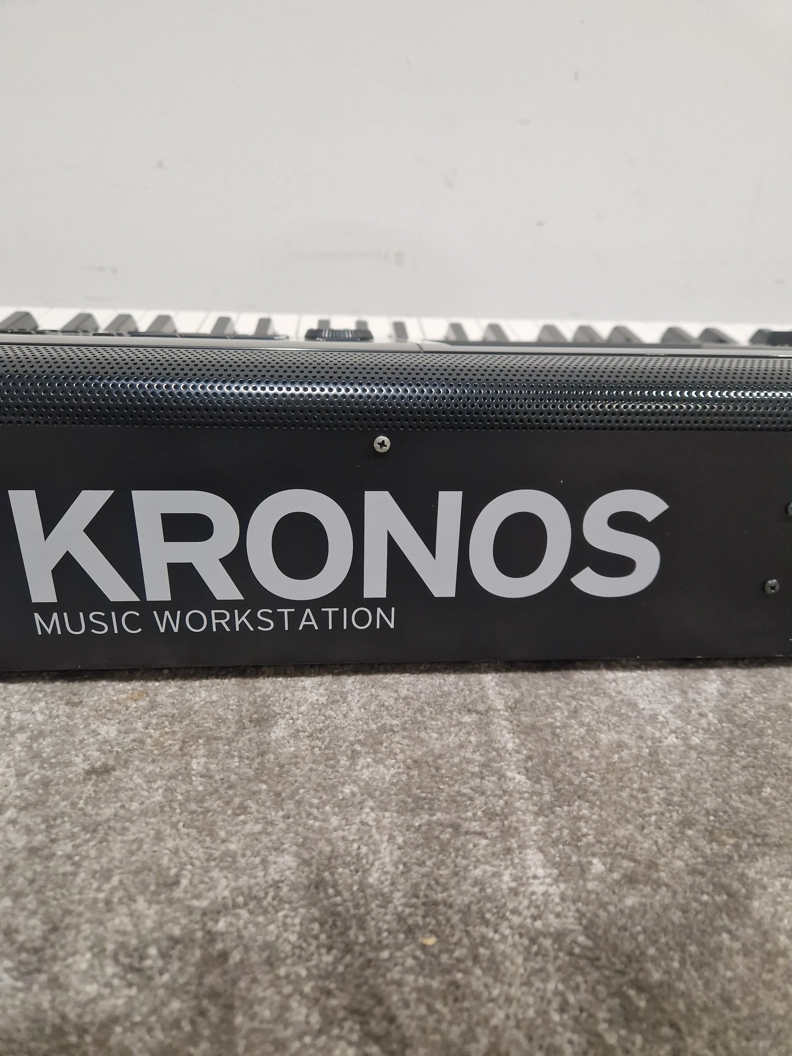 Korg Kronos 2 73 - Advanced Synth Workstation - Very Good w/ Power Supply, Manual, CDs - Image 18