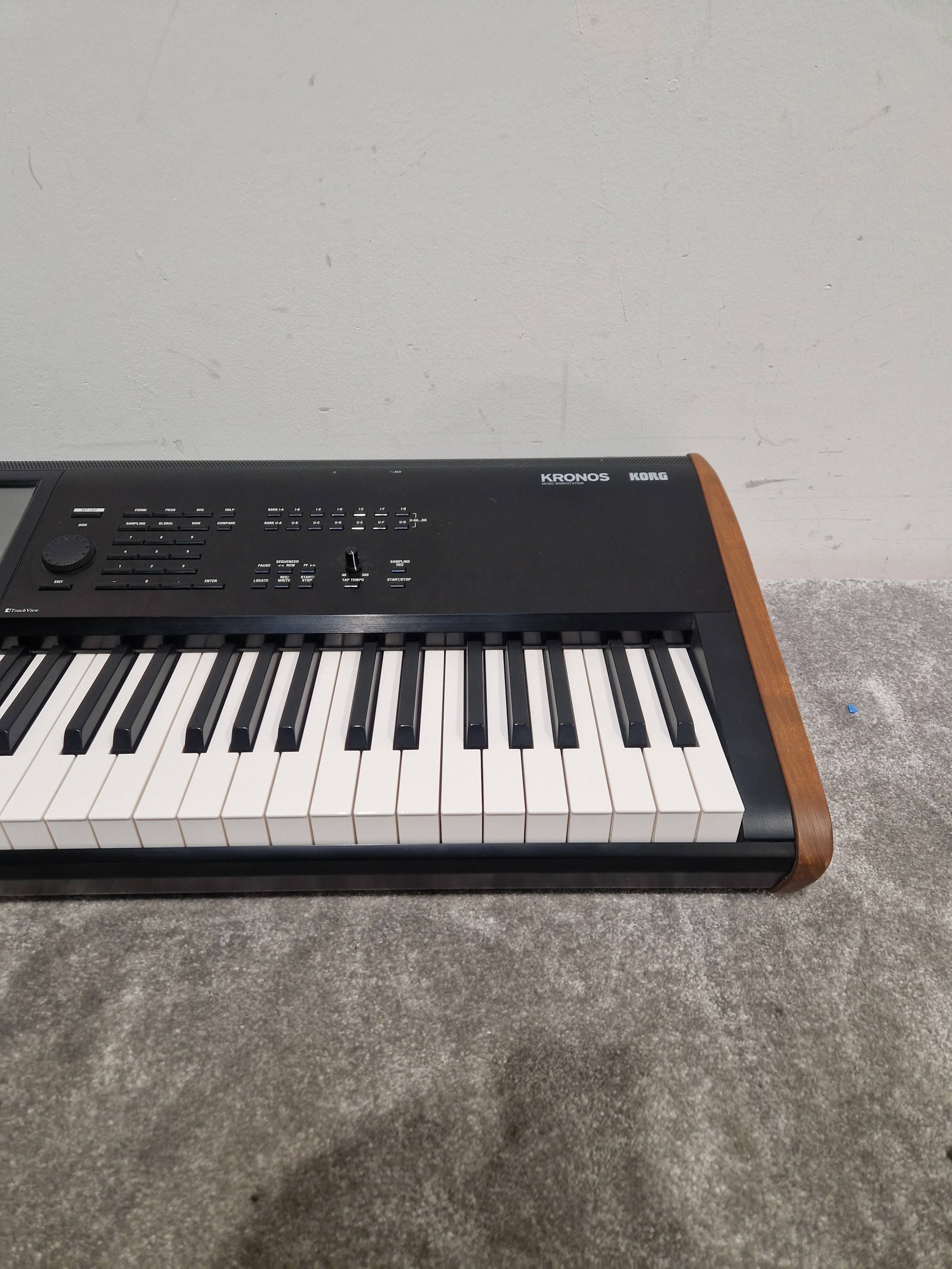 Korg Kronos 2 73 - Advanced Synth Workstation - Very Good w/ Power Supply, Manual, CDs - Image 8