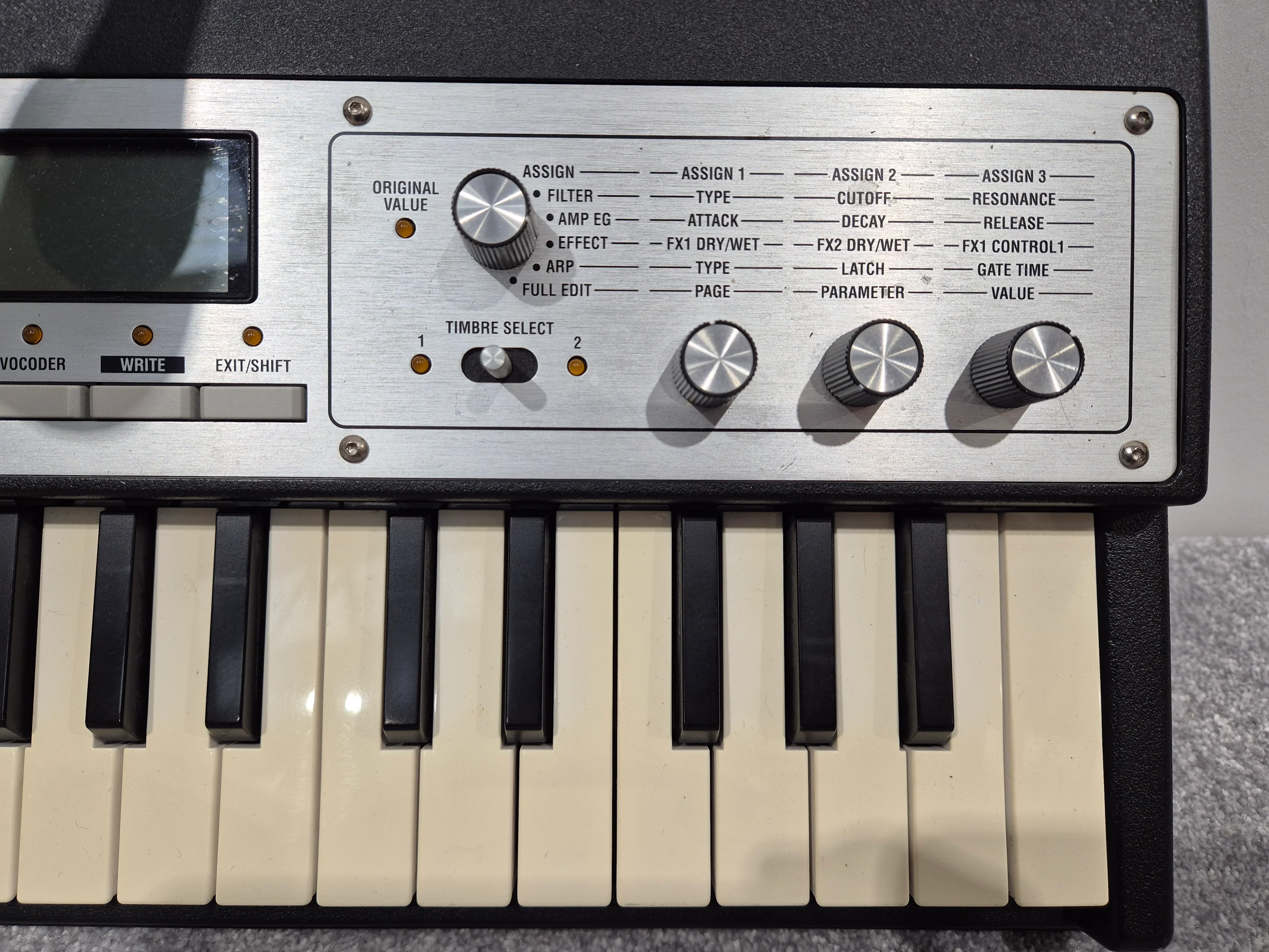 Korg microKORG XL Professional Analogue Modelling Synthesizer with Vocoder - Image 2
