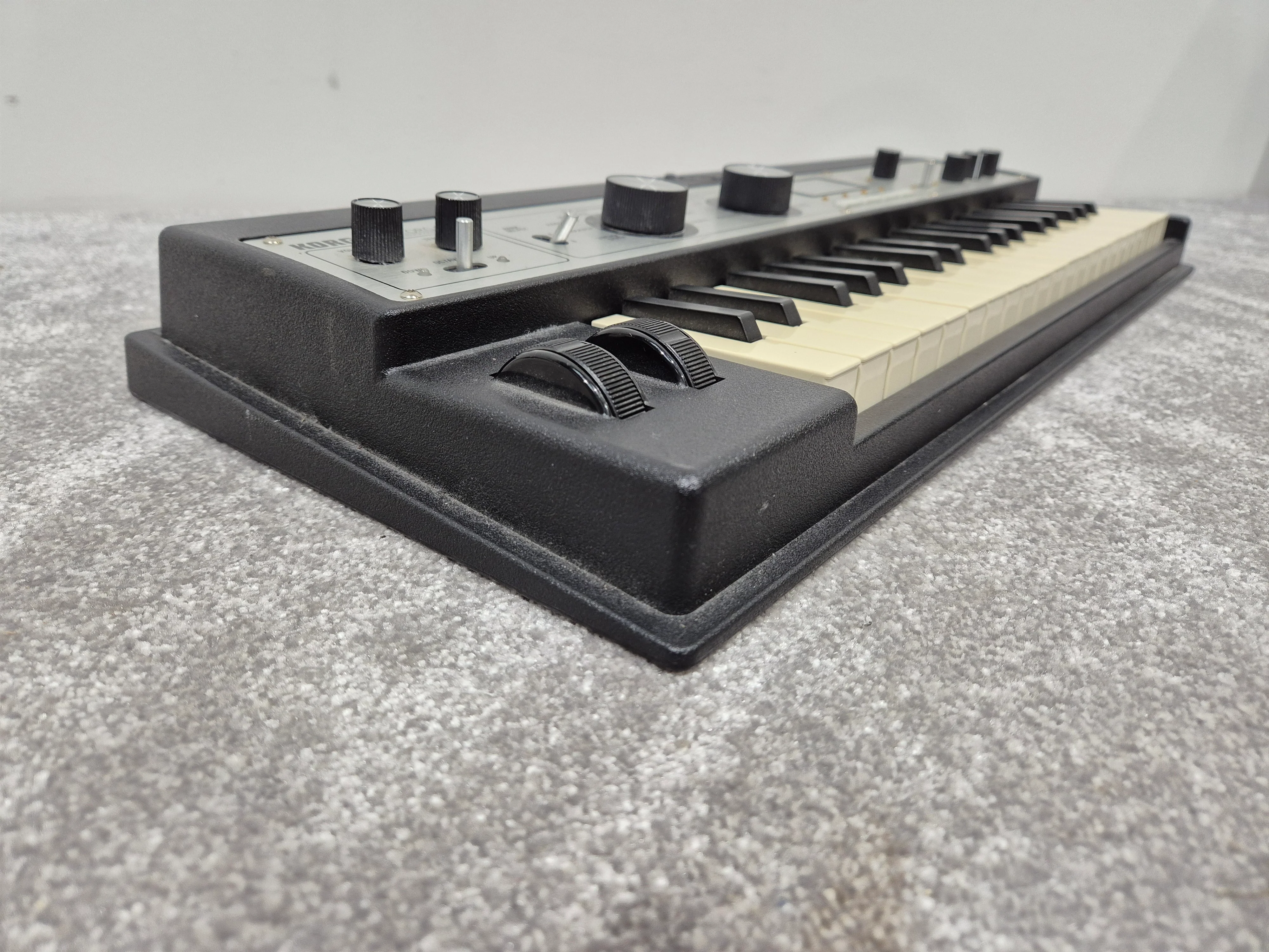 Korg microKORG XL Professional Analogue Modelling Synthesizer with Vocoder - Image 5