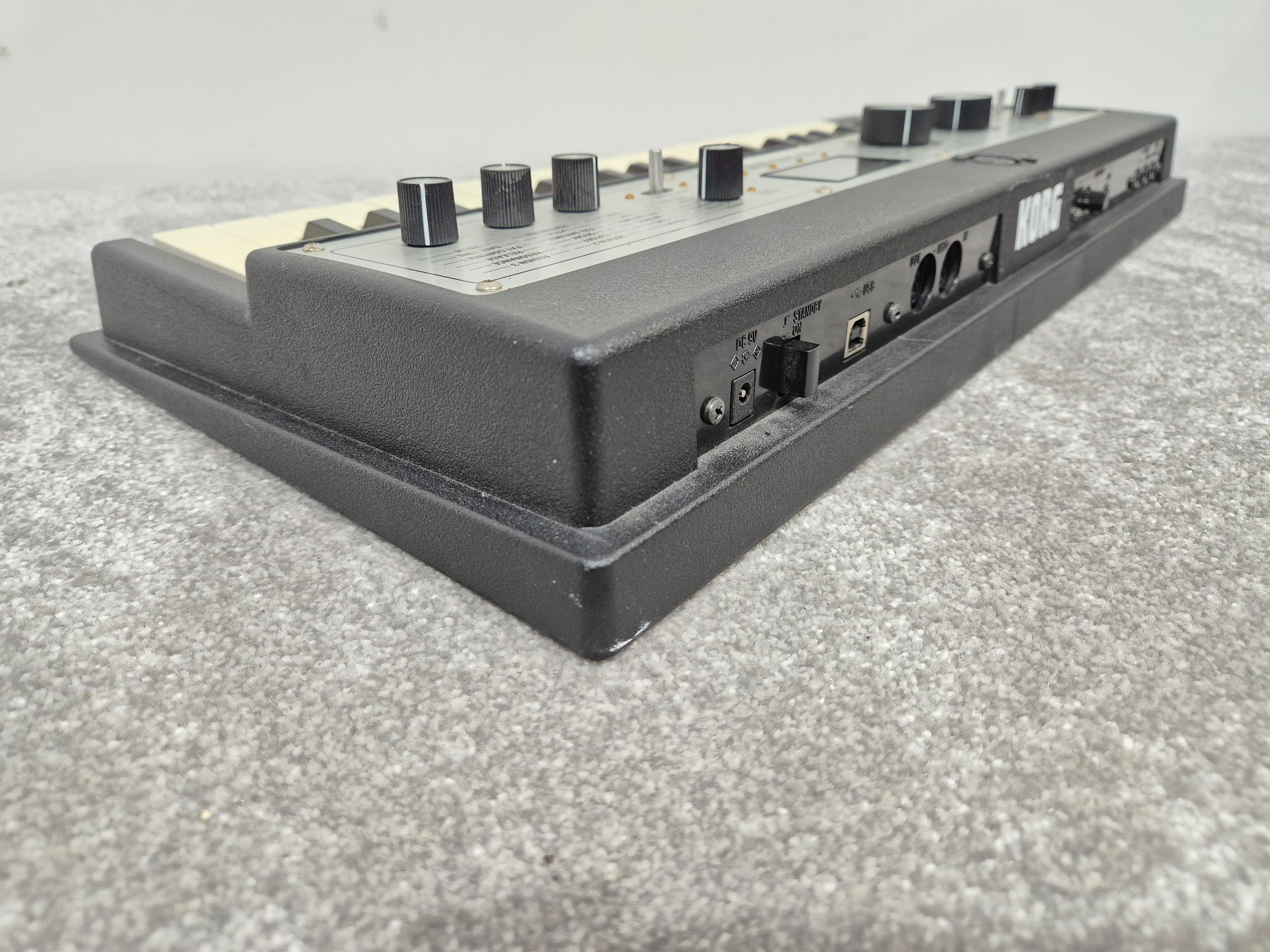 Korg microKORG XL Professional Analogue Modelling Synthesizer with Vocoder - Image 9