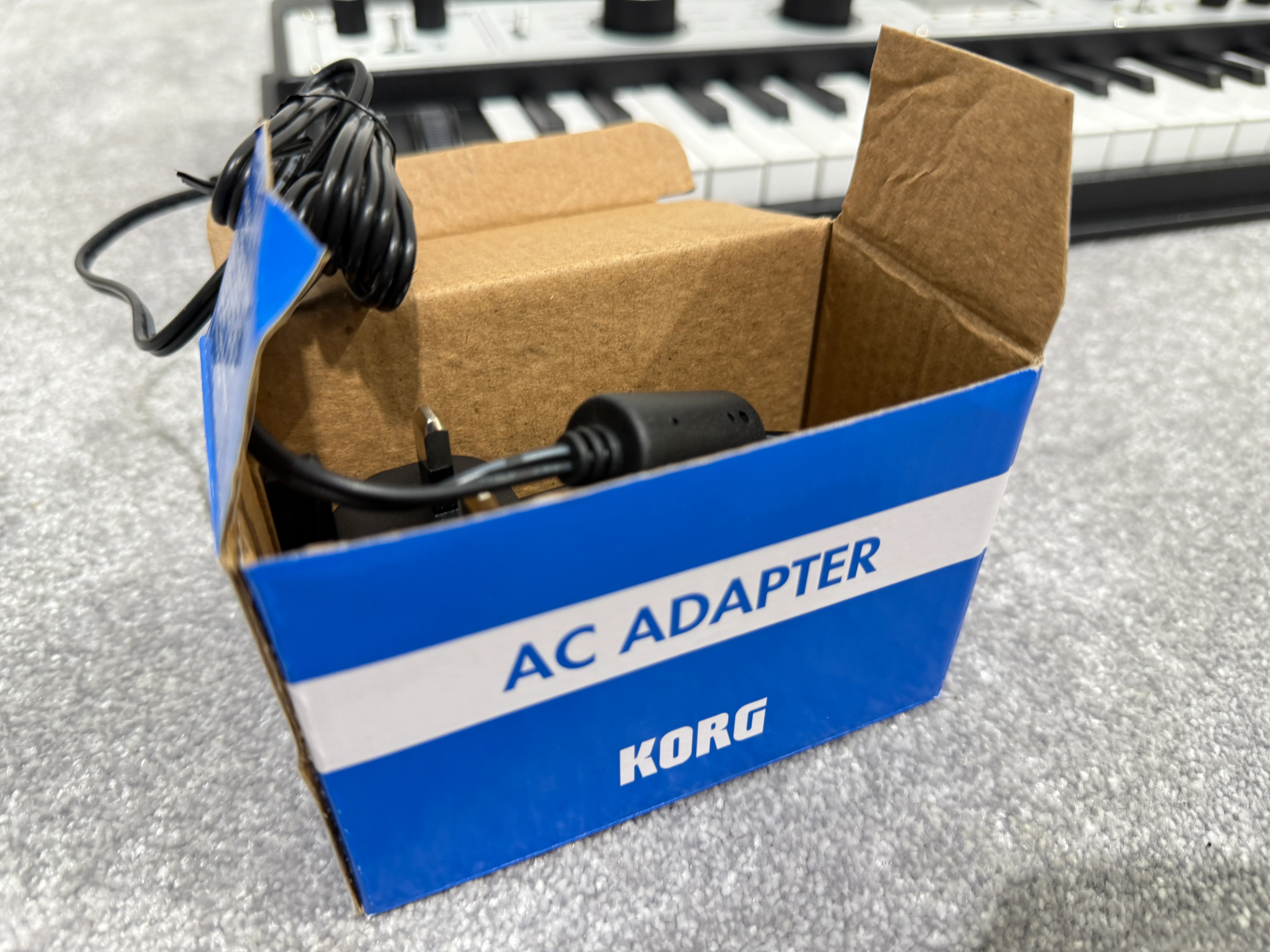 Korg microKORG XL - Synthesiser / Vocoder - 37 key mini keyboard - 128 sounds - Boxed - Image 11
