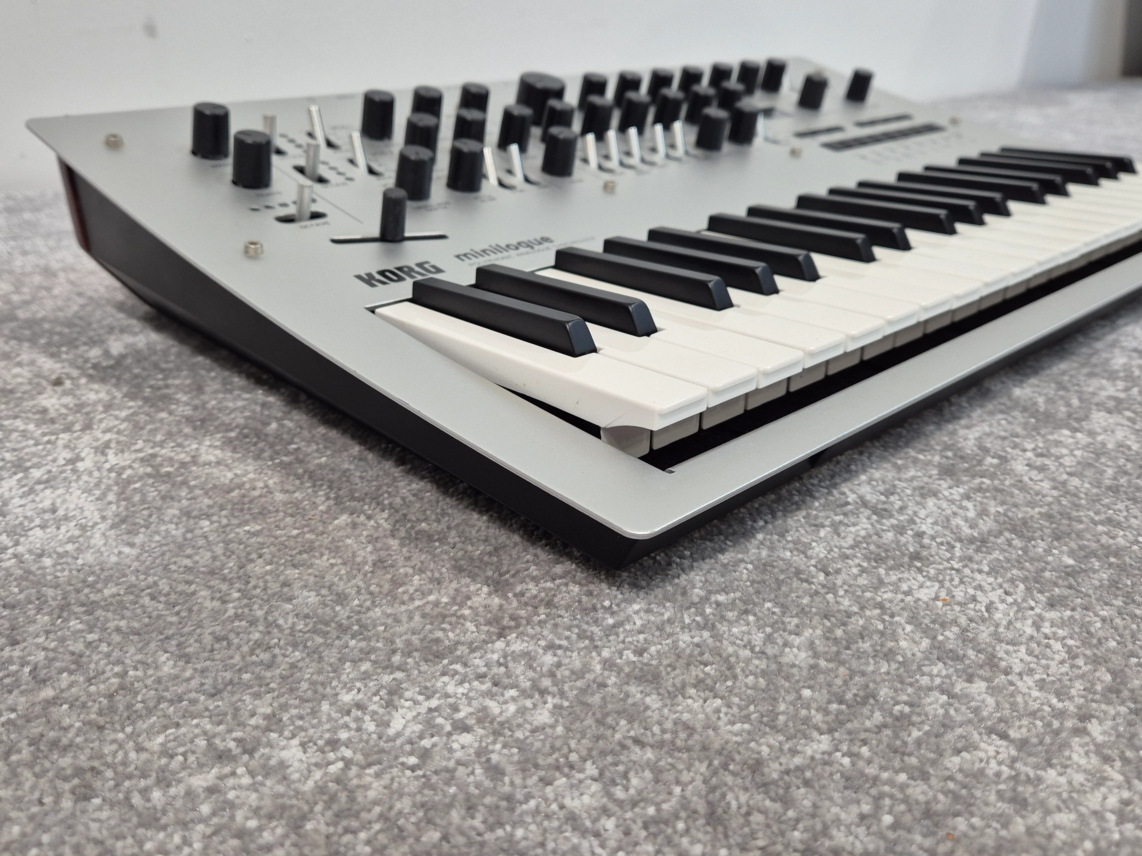 Korg Minilogue - Polyphonic Analog Synthesizer w/ Original Box - Image 4