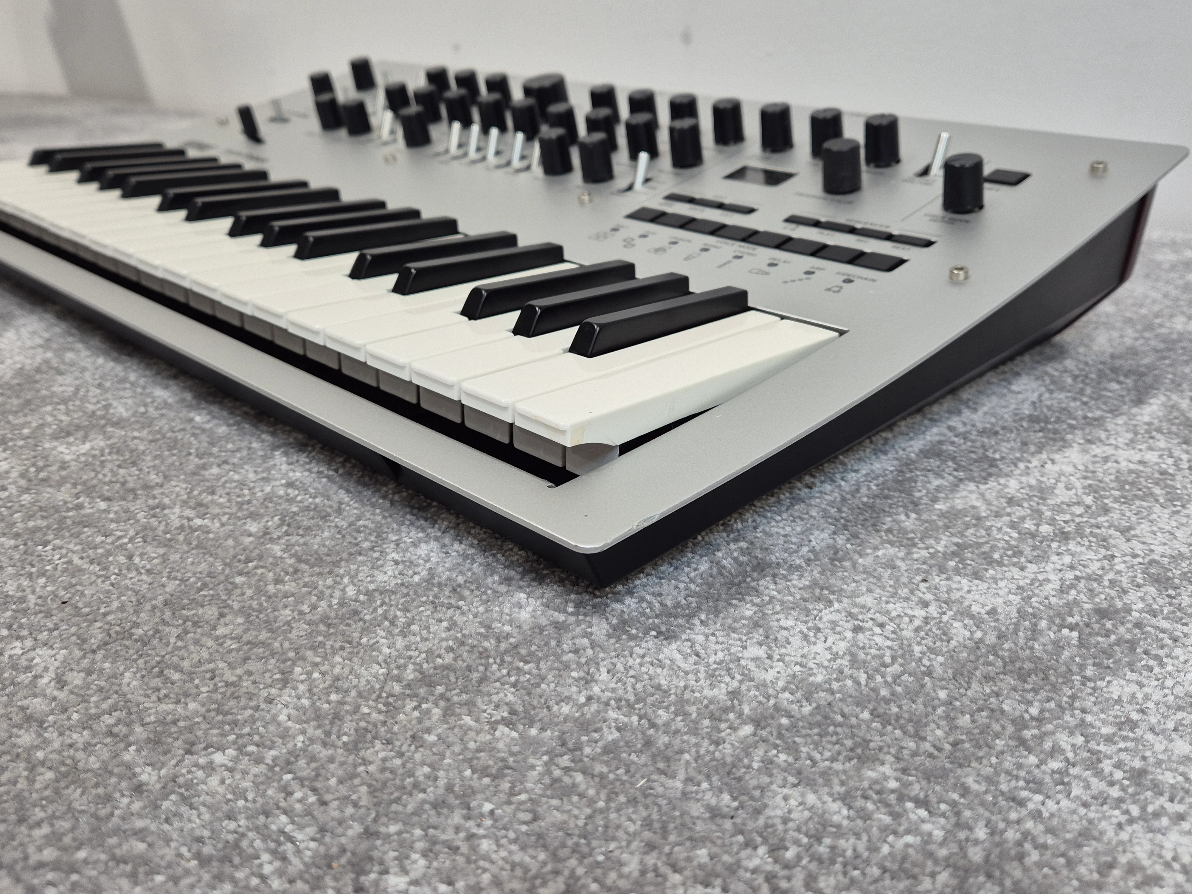 Korg Minilogue - Polyphonic Analog Synthesizer w/ Original Box - Image 5