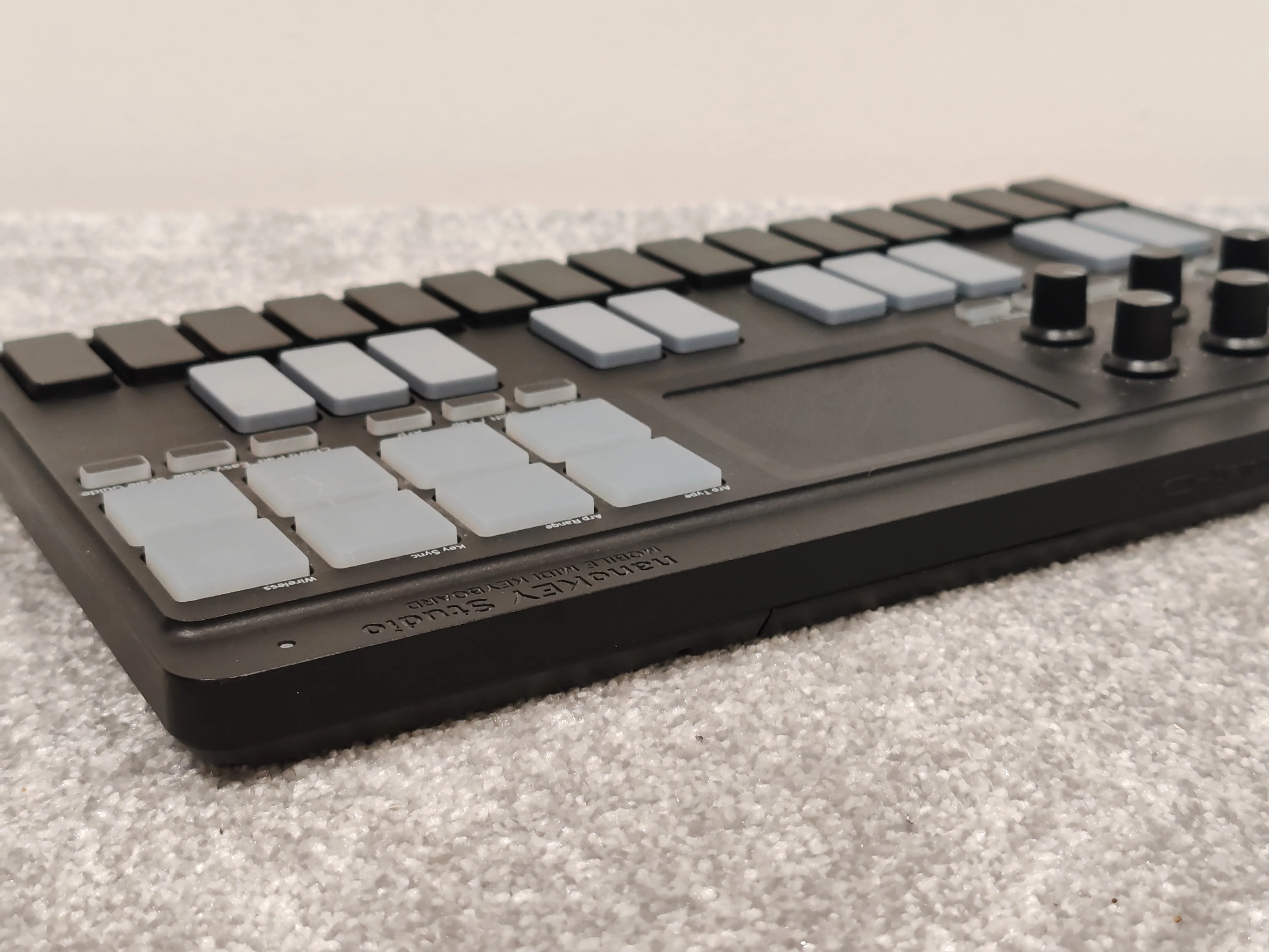 Korg nanoKey Studio - Compact Mobile MIDI Keyboard - 25 Keys - Image 2