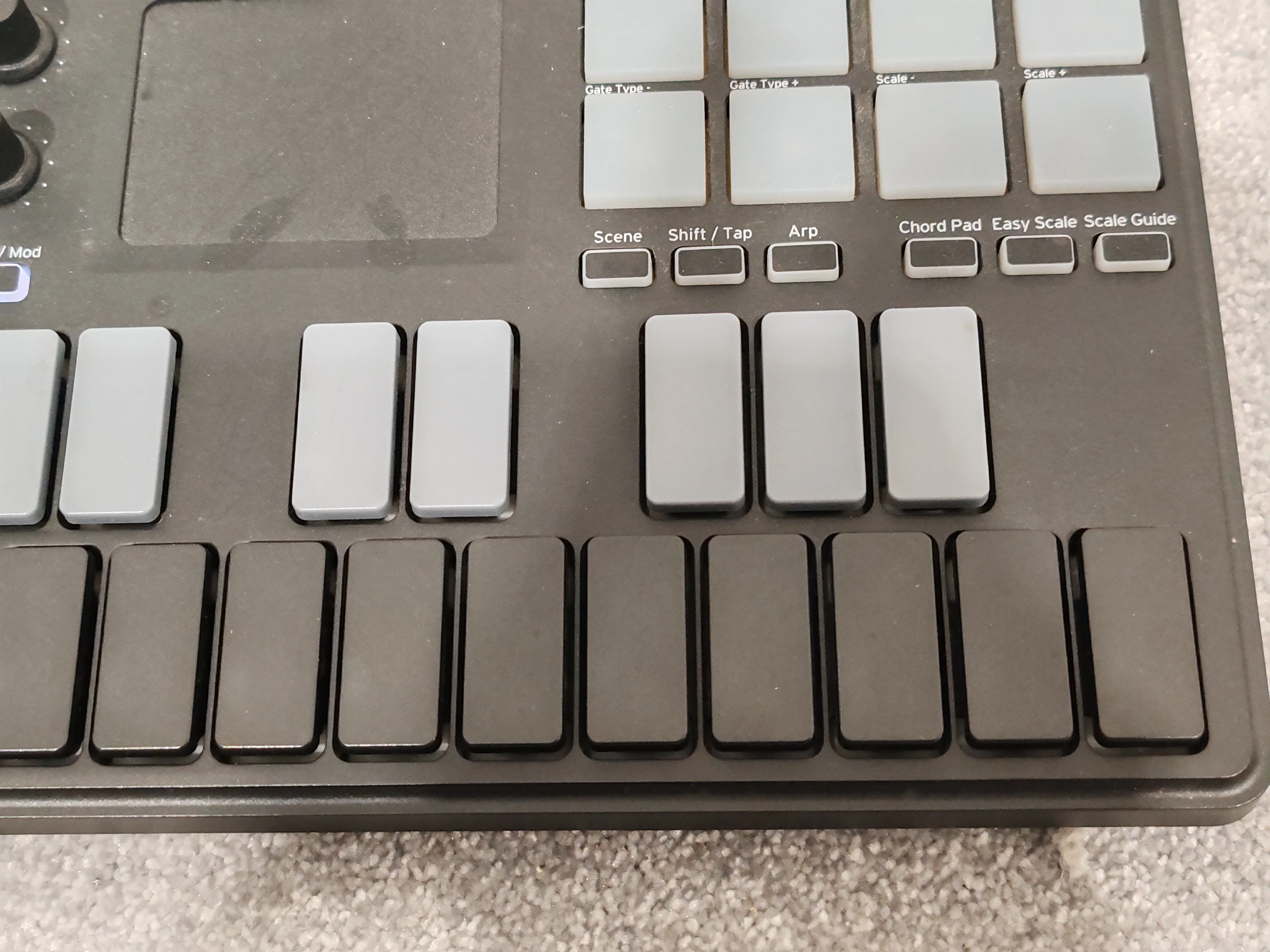 Korg nanoKey Studio - Compact Mobile MIDI Keyboard - 25 Keys - Image 4