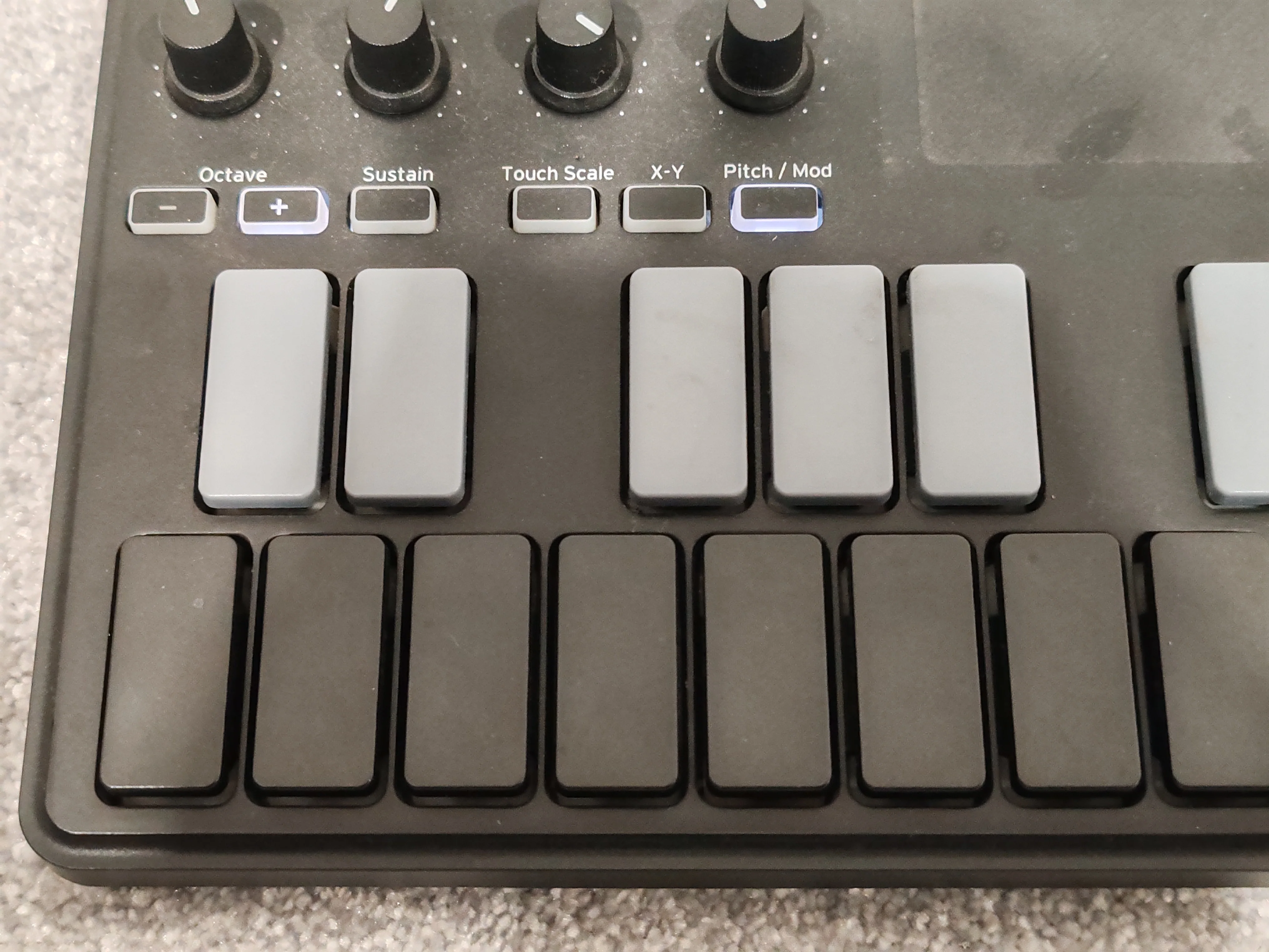 Korg nanoKey Studio - Compact Mobile MIDI Keyboard - 25 Keys - Image 9