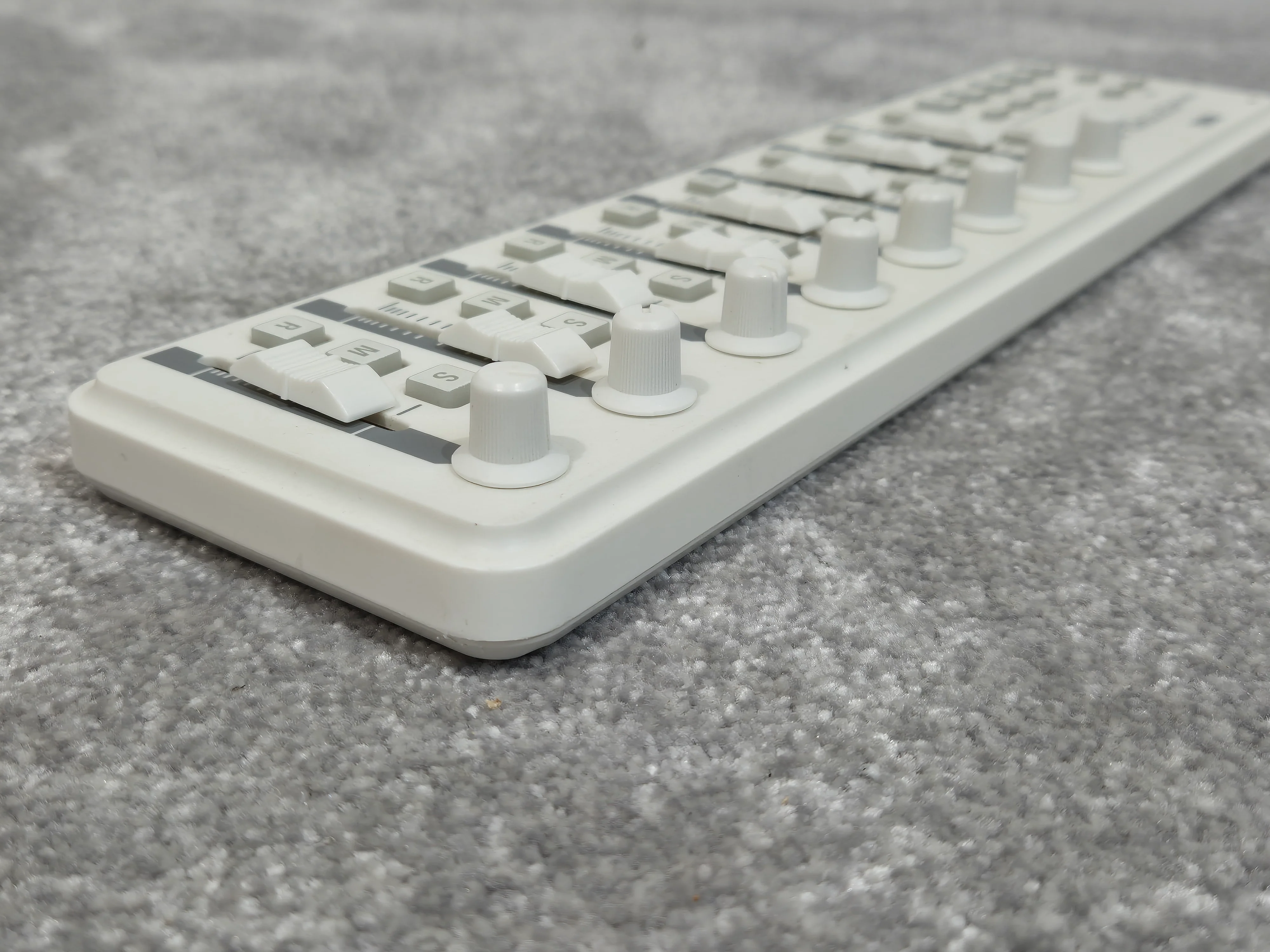 Korg nanoKONTROL 2 - Slimline USB MIDI Controller - White - Image 7