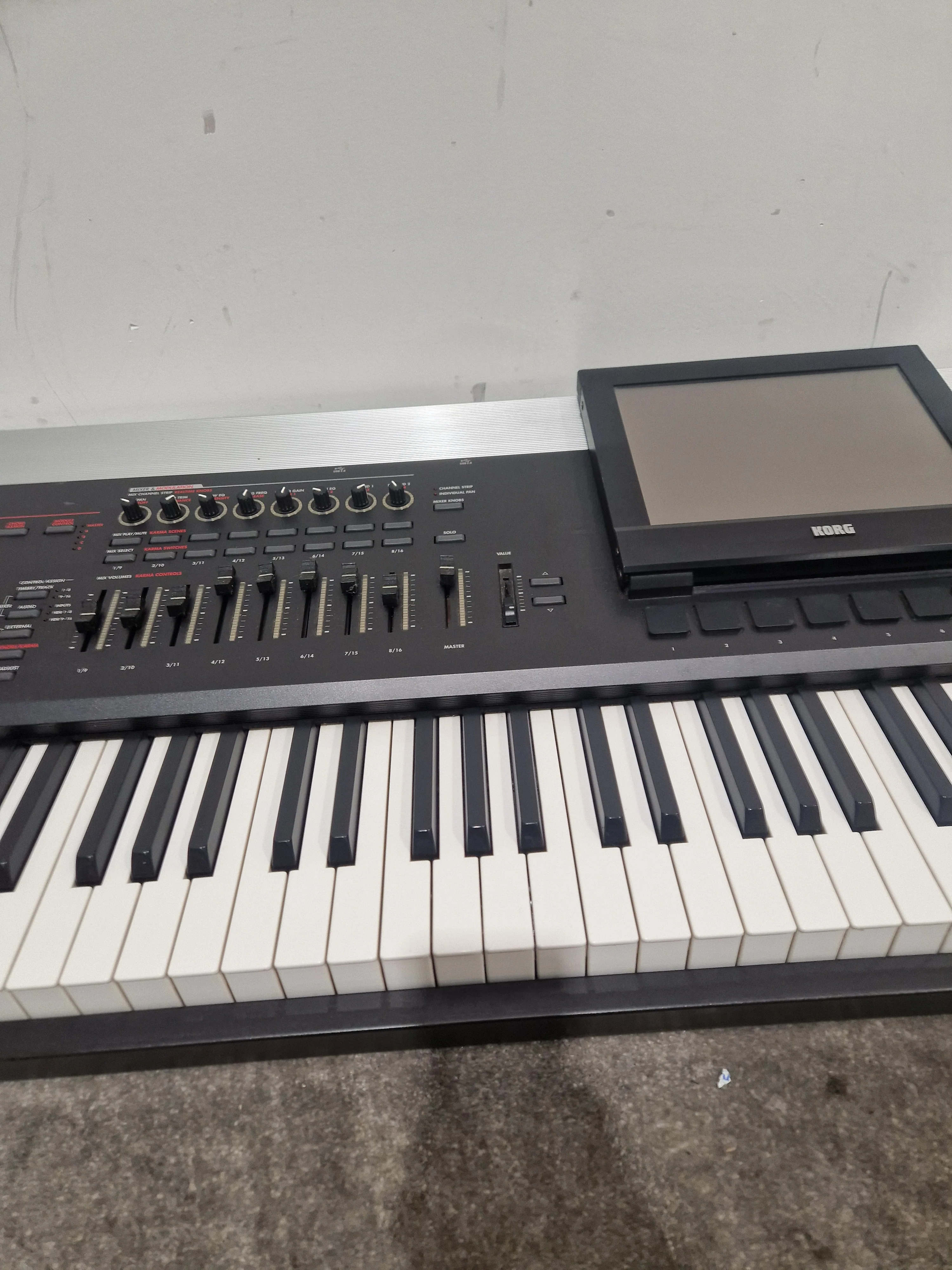 Korg OASYS - Workstation Synthesizer - Black - Excellent w/ Power Cable, Soft Case - Image 4