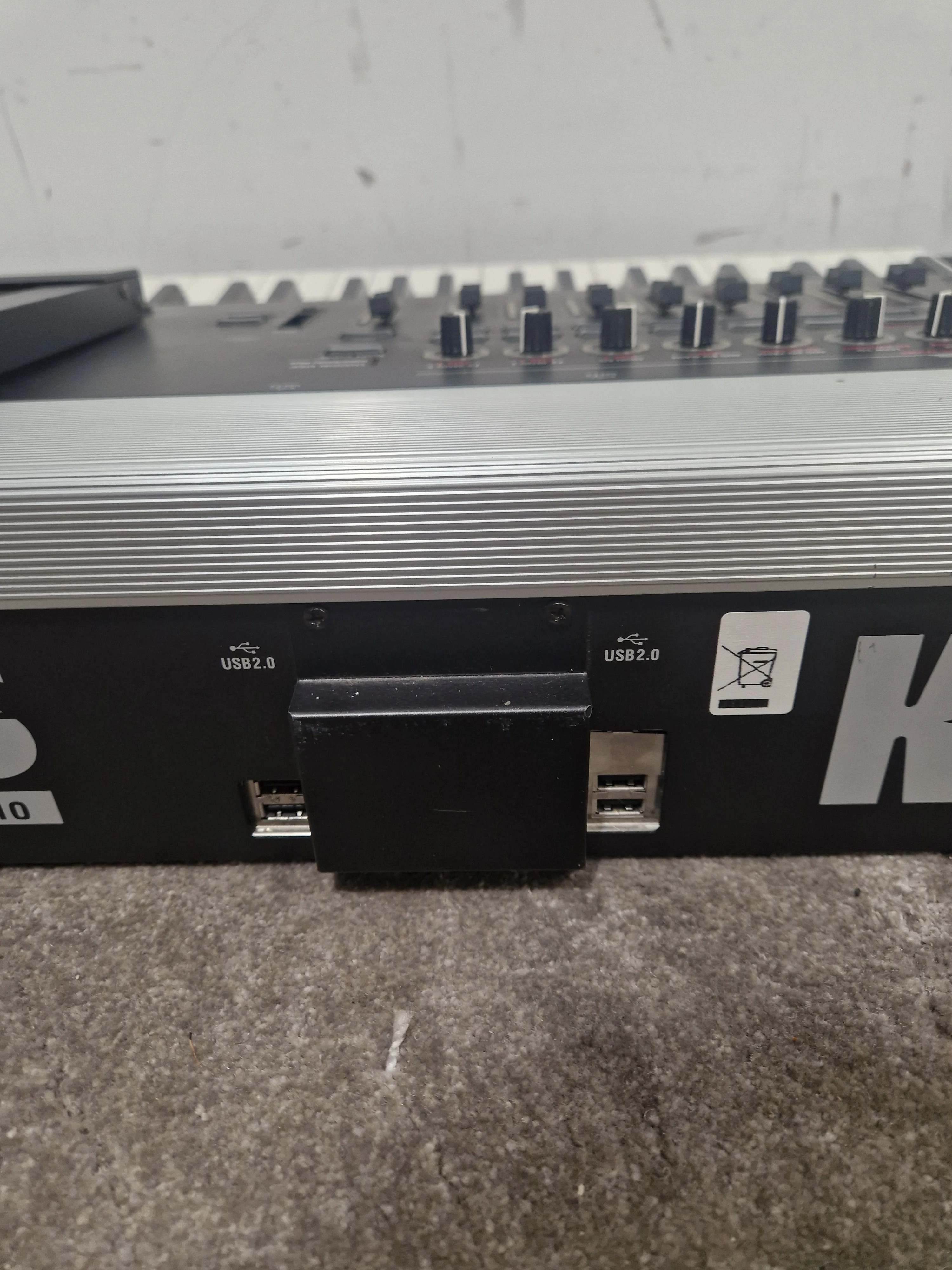 Korg OASYS - Workstation Synthesizer - Black - Excellent w/ Power Cable, Soft Case - Image 8