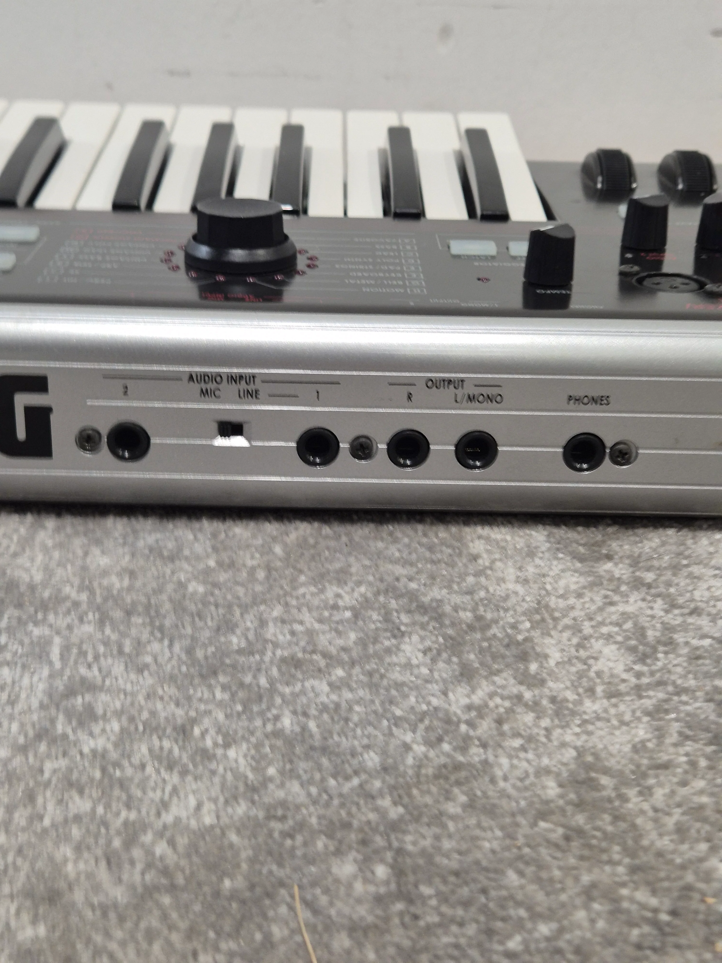 Korg R3 Synthesiser/vocoder Keyboard - Vocoder Functionality, 8-Voice Synthesis - Very Good w/ Power Supply & Accessories - Image 10