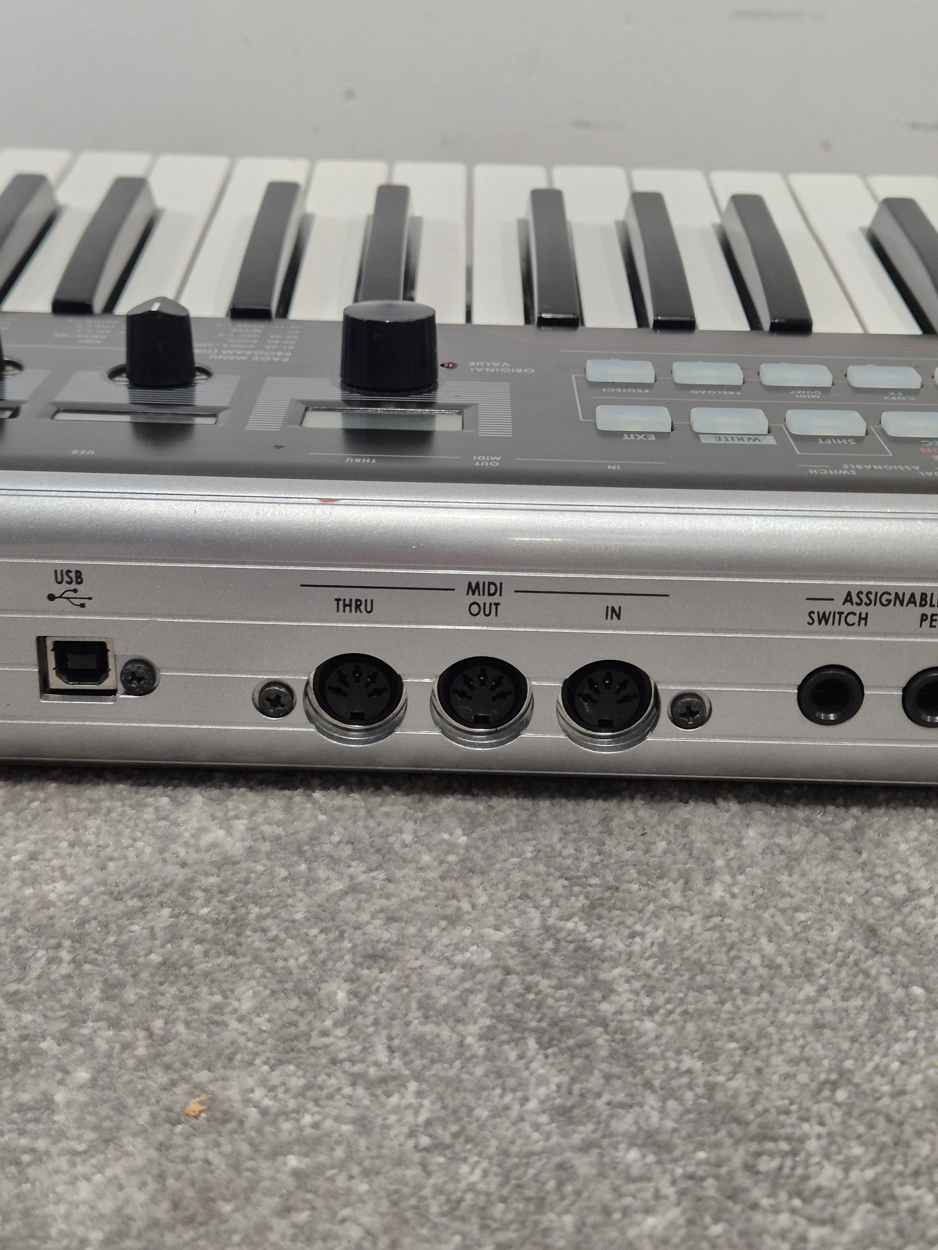 Korg R3 Synthesiser/vocoder Keyboard - Vocoder Functionality, 8-Voice Synthesis - Very Good w/ Power Supply & Accessories - Image 9