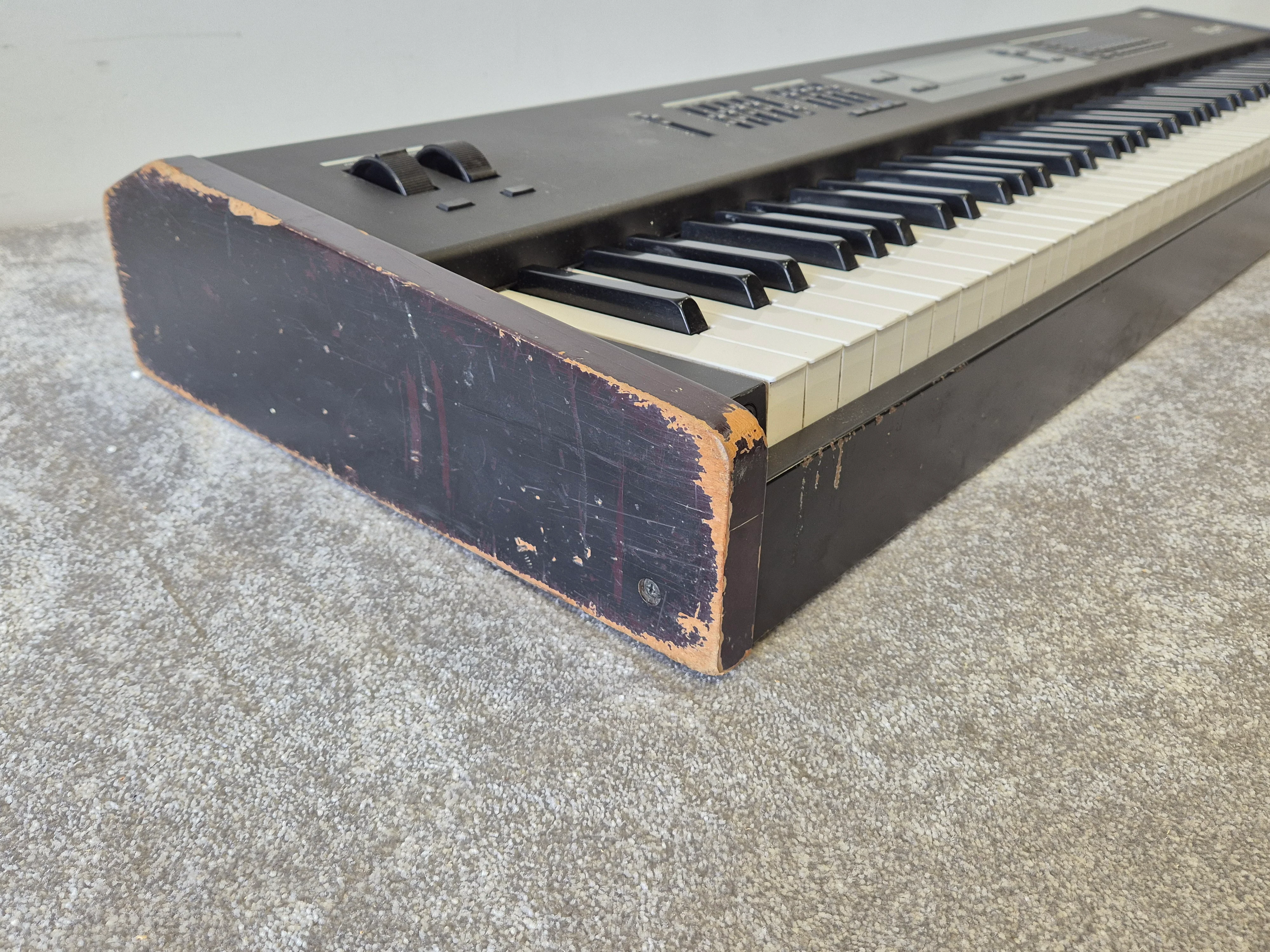 Korg SG Pro X - Stage Piano and MIDI Controller - Image 9