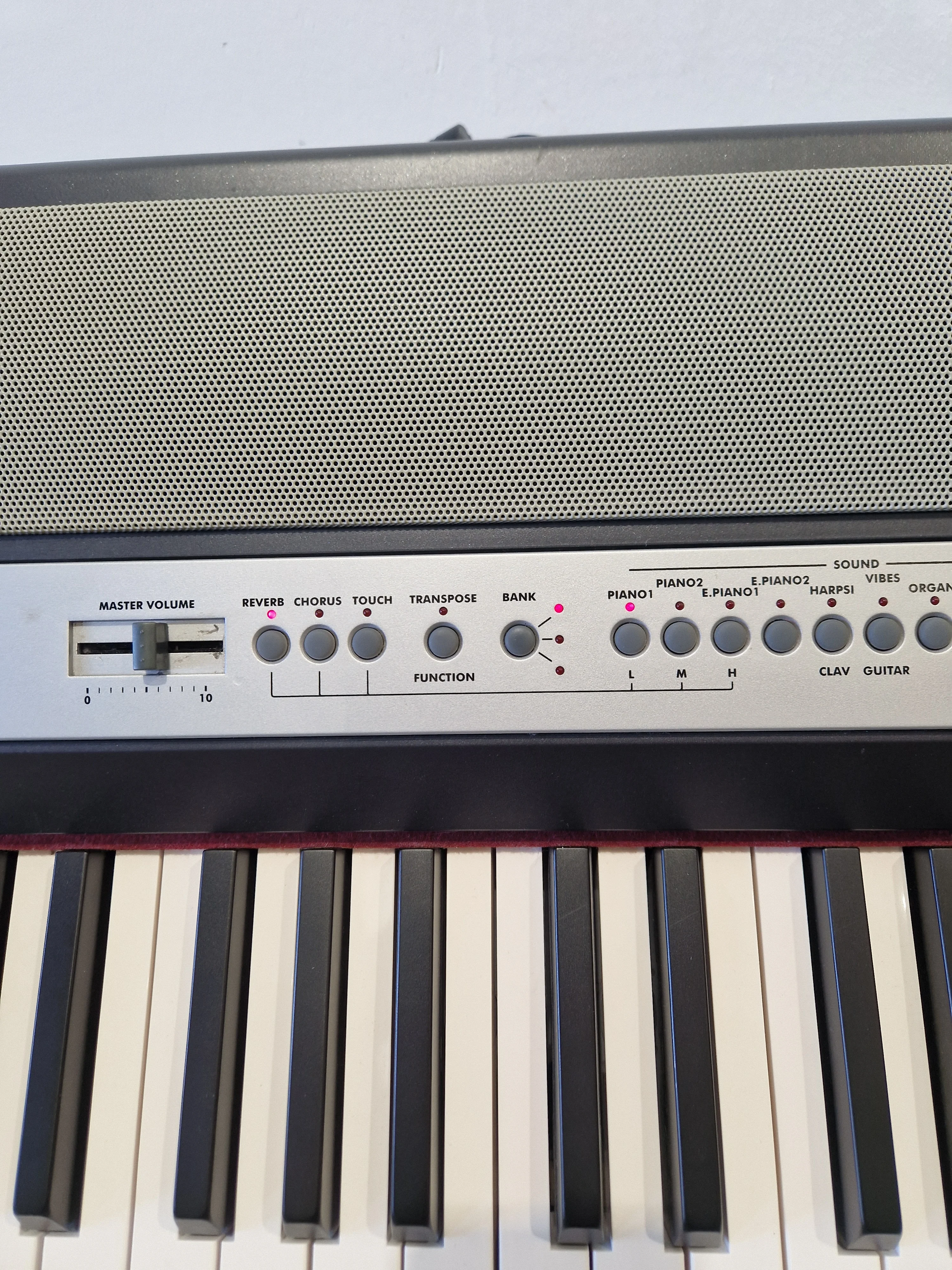 Korg SP-250 - Digital Piano - Silver/Black - Excellent w/ Power Supply & Original Box - Image 10