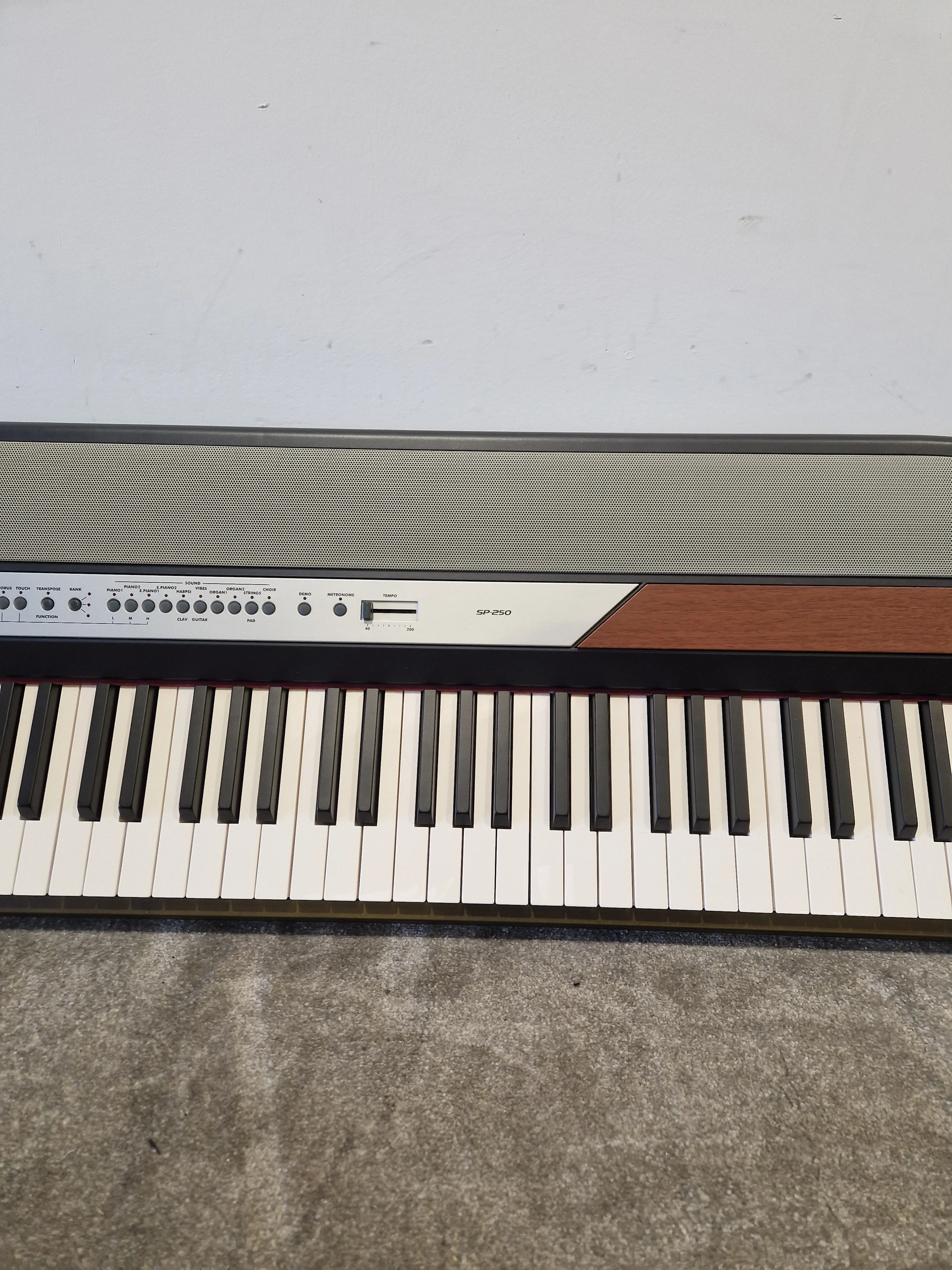Korg SP-250 - Digital Piano - Silver/Black - Excellent w/ Power Supply & Original Box - Image 6