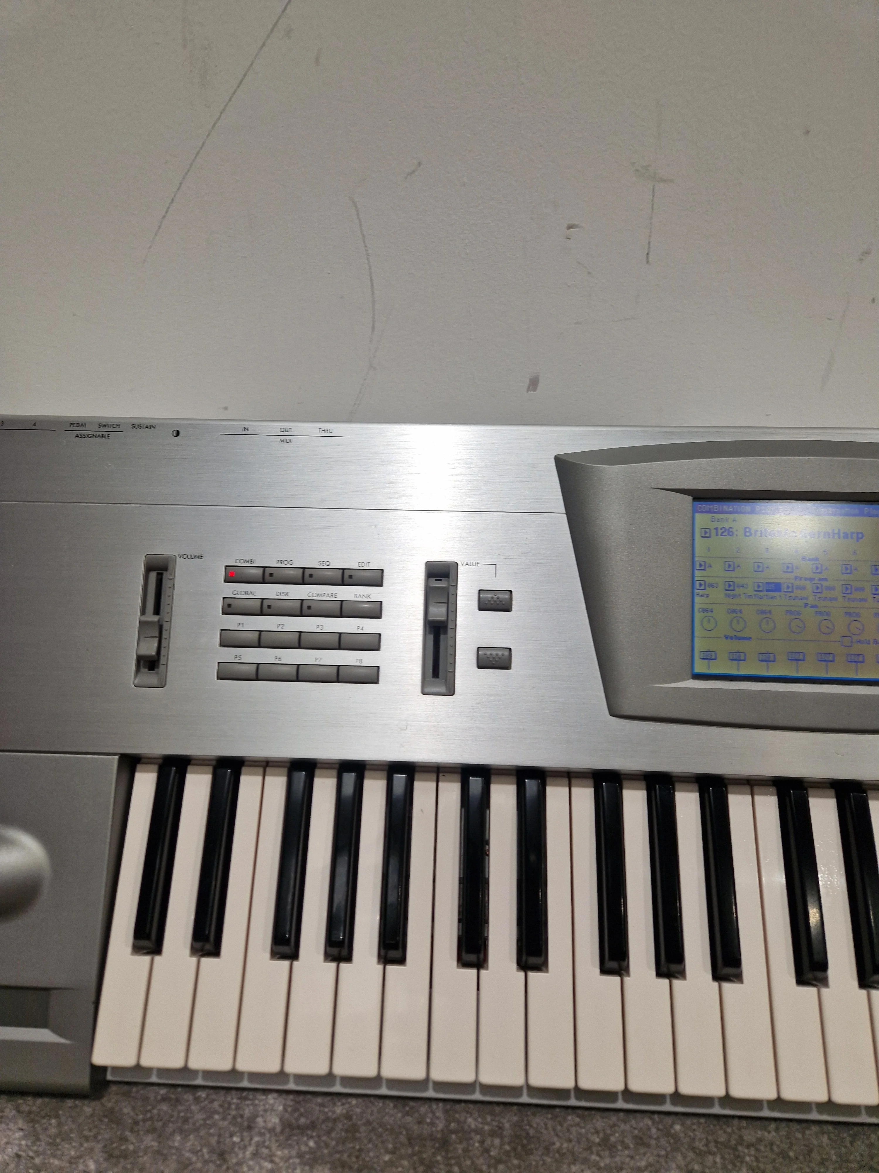 Korg Trinity Plus - Music Workstation/Synthesizer - Silver - Excellent w/ Original Box & Manuals - Image 12