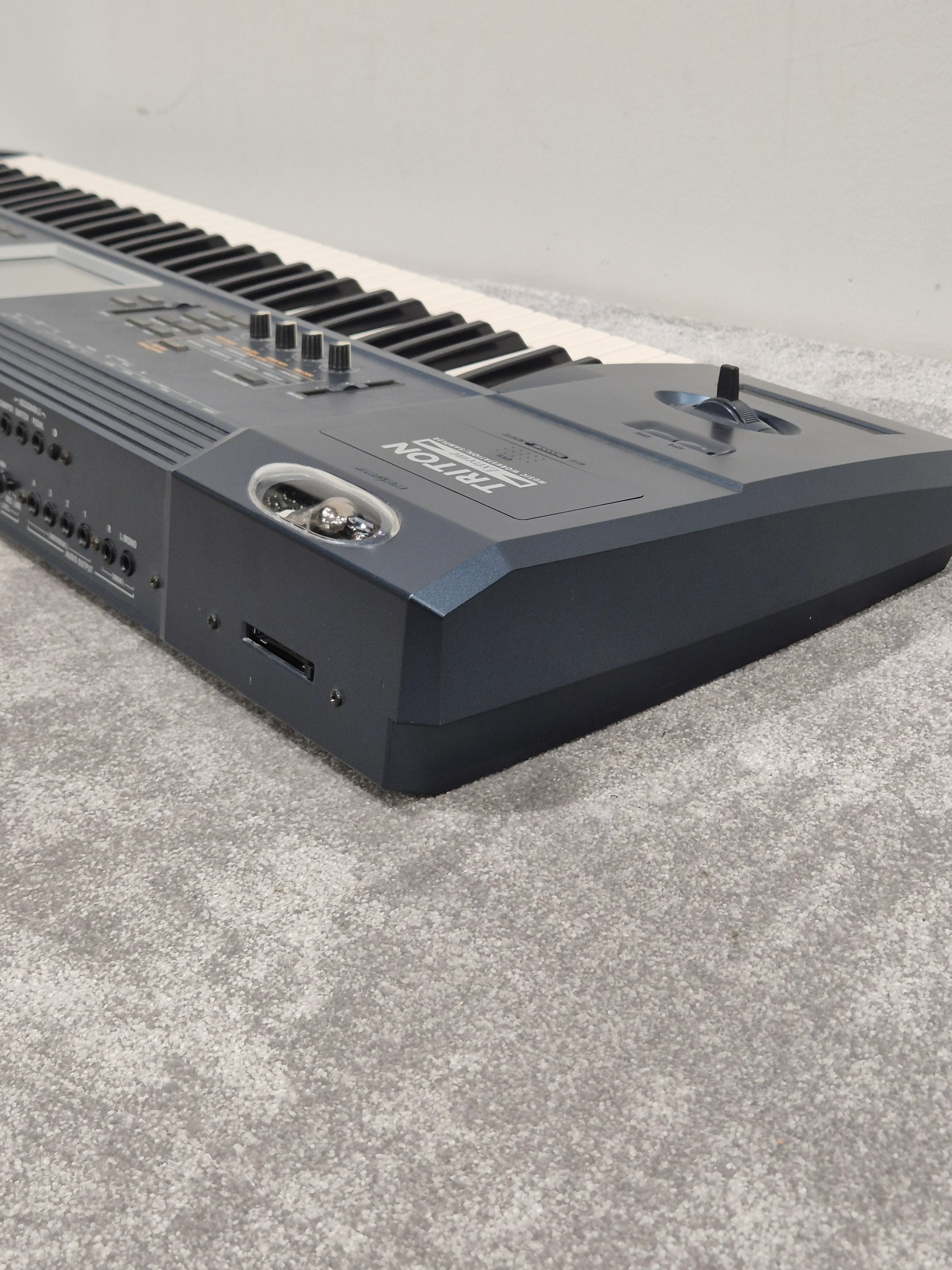 Korg Triton Extreme - 61 Key Music Workstation Synthesizer w/ Original Box - Image 14