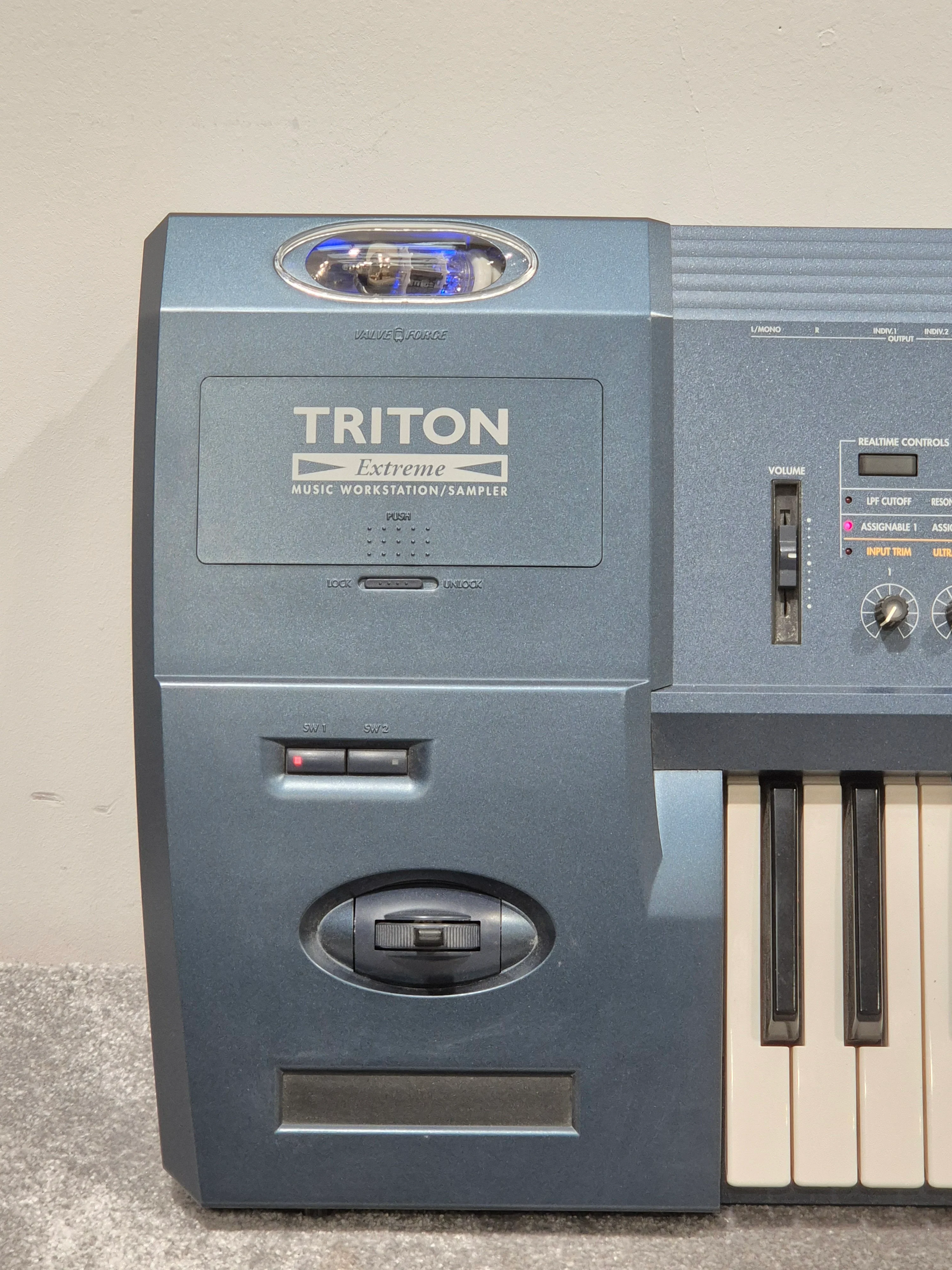 Korg Triton Extreme - 61 Key Music Workstation Synthesizer w/ Original Box - Image 2