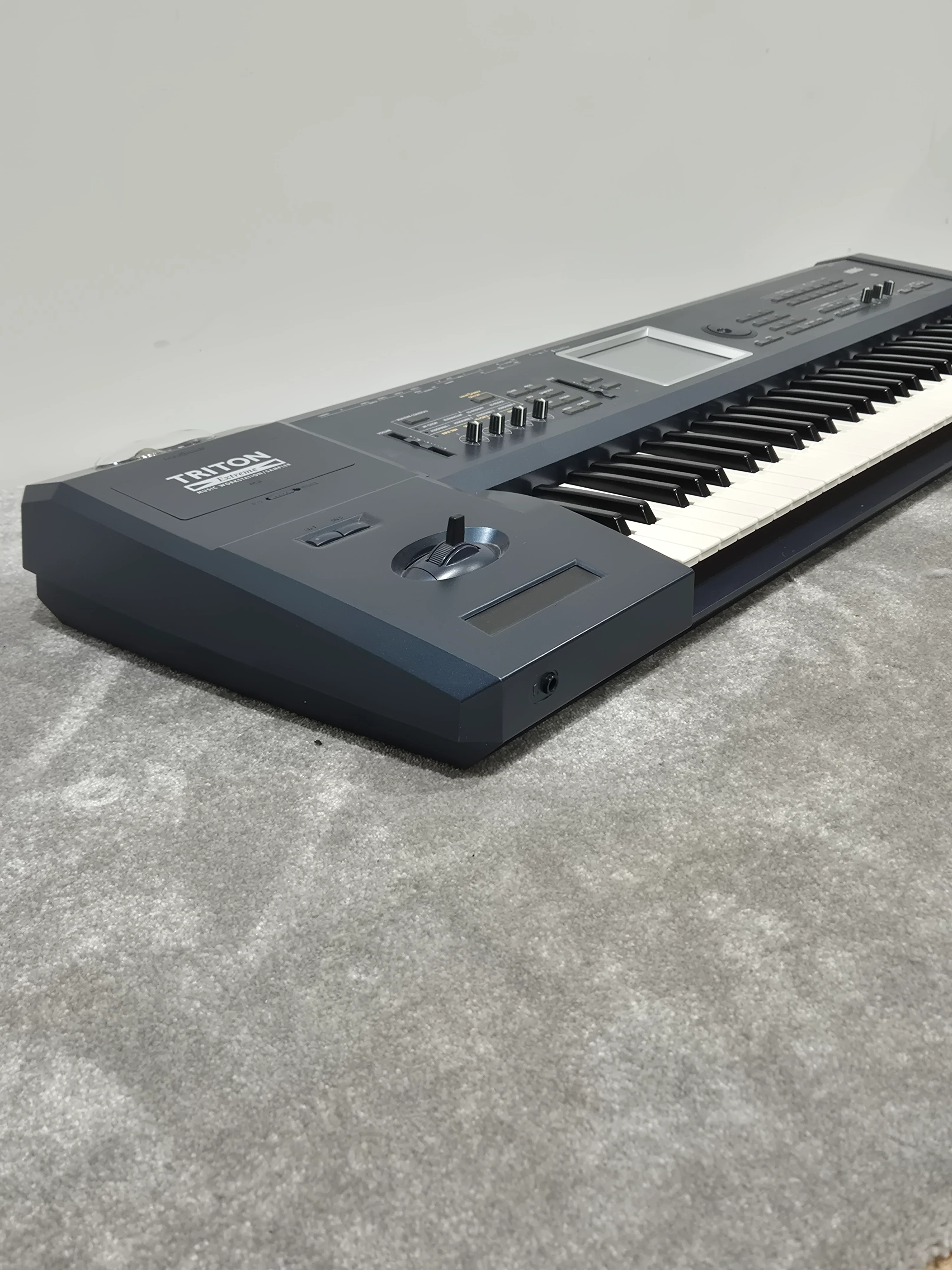 Korg Triton Extreme - 61 Key Music Workstation Synthesizer w/ Original Box - Image 7