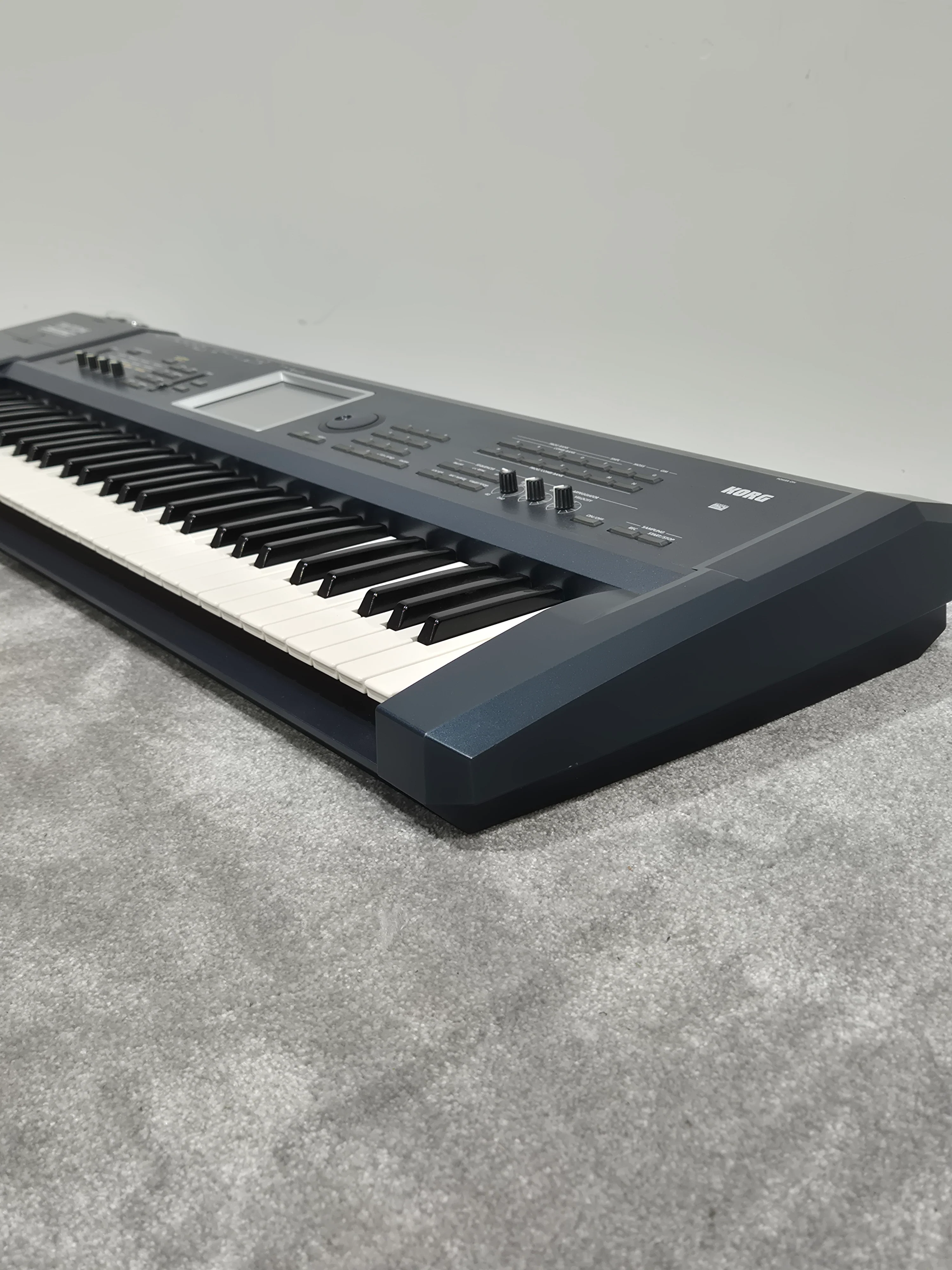 Korg Triton Extreme - 61 Key Music Workstation Synthesizer w/ Original Box - Image 8