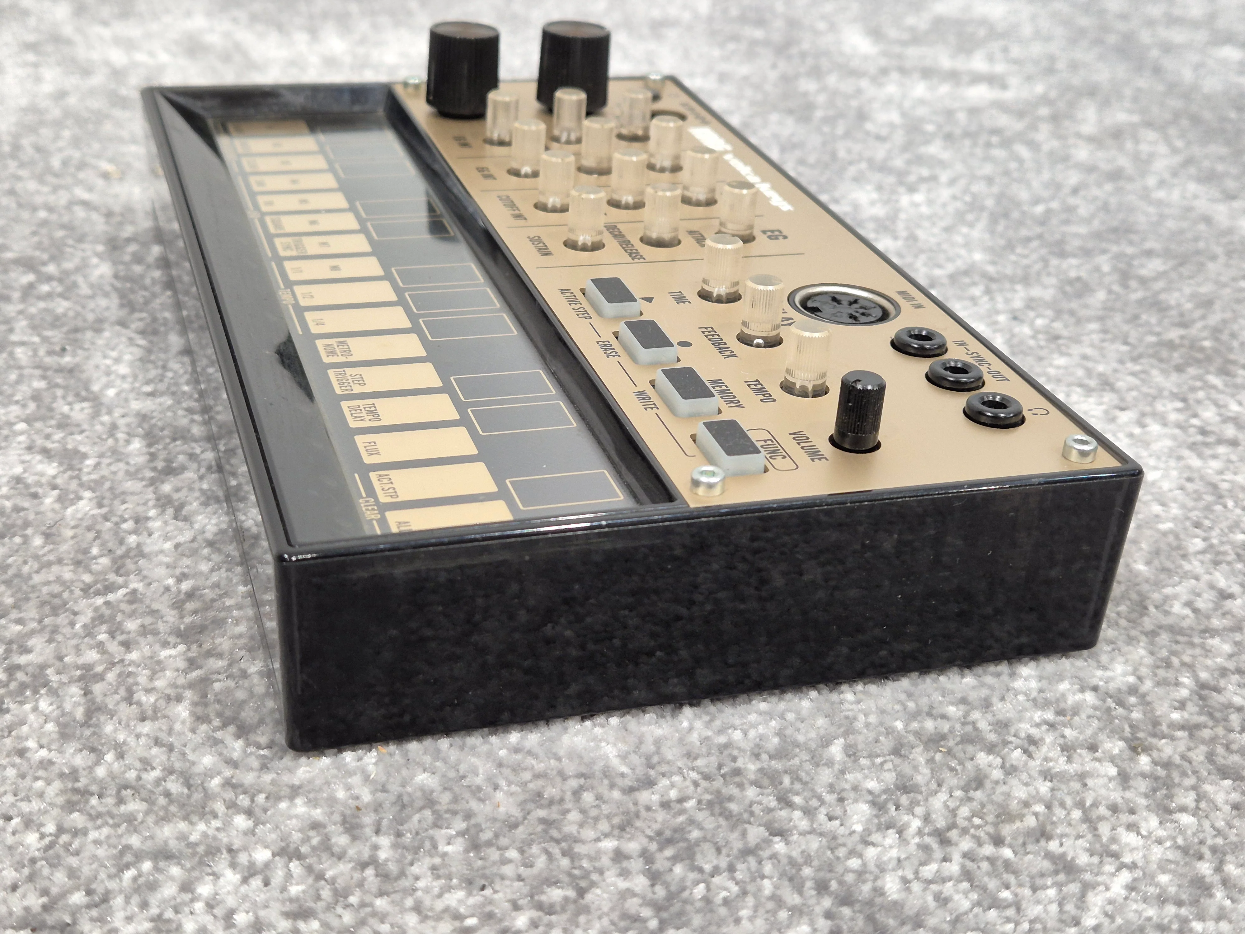 Korg Volca Keys - Compact Analog Lead Synthesizer - Battery Operated - Image 3