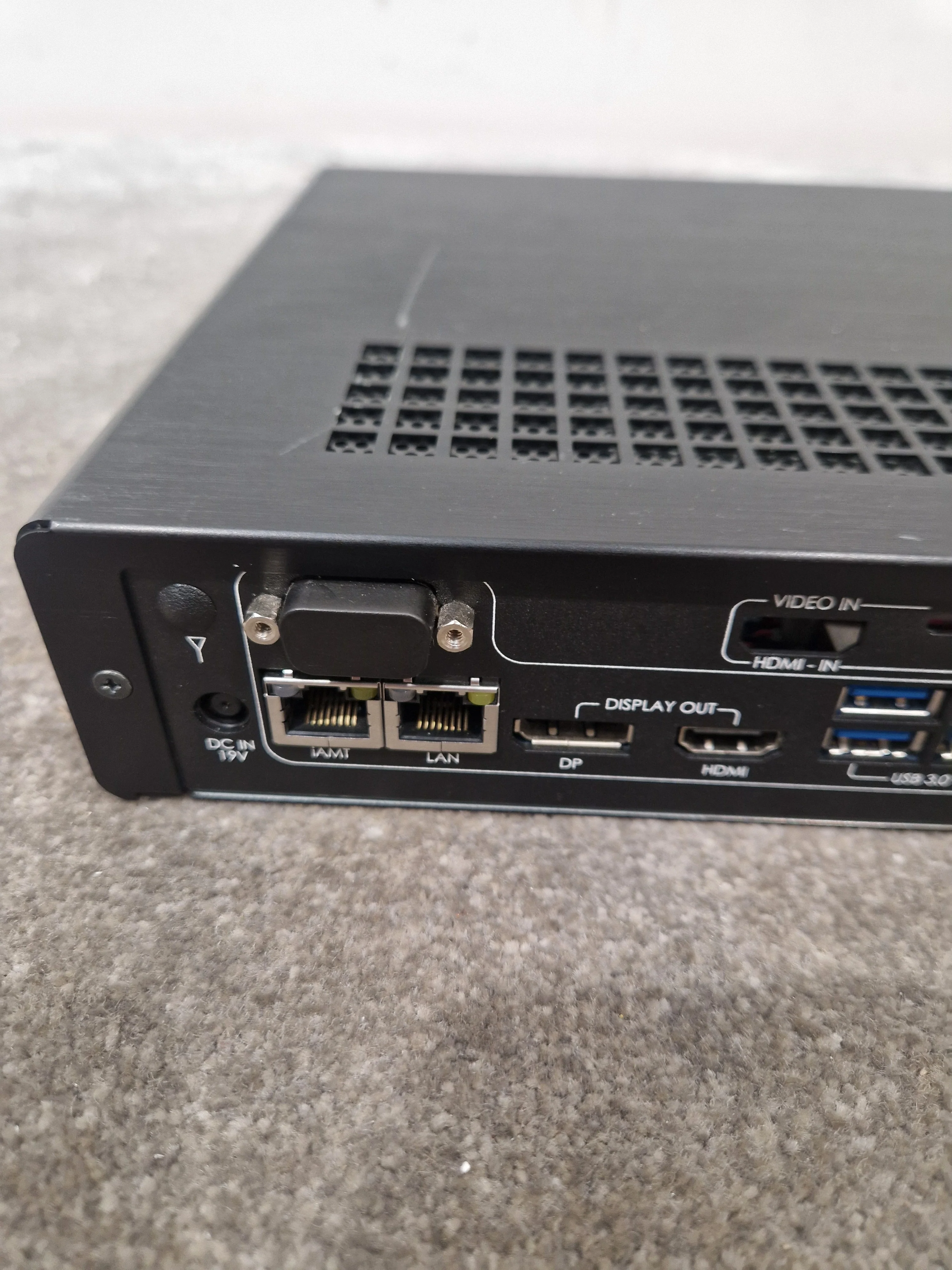Kramer Via Collage Wireless Presentation Hub - Wireless Connectivity, Easy Setup - Very Good - Image 3