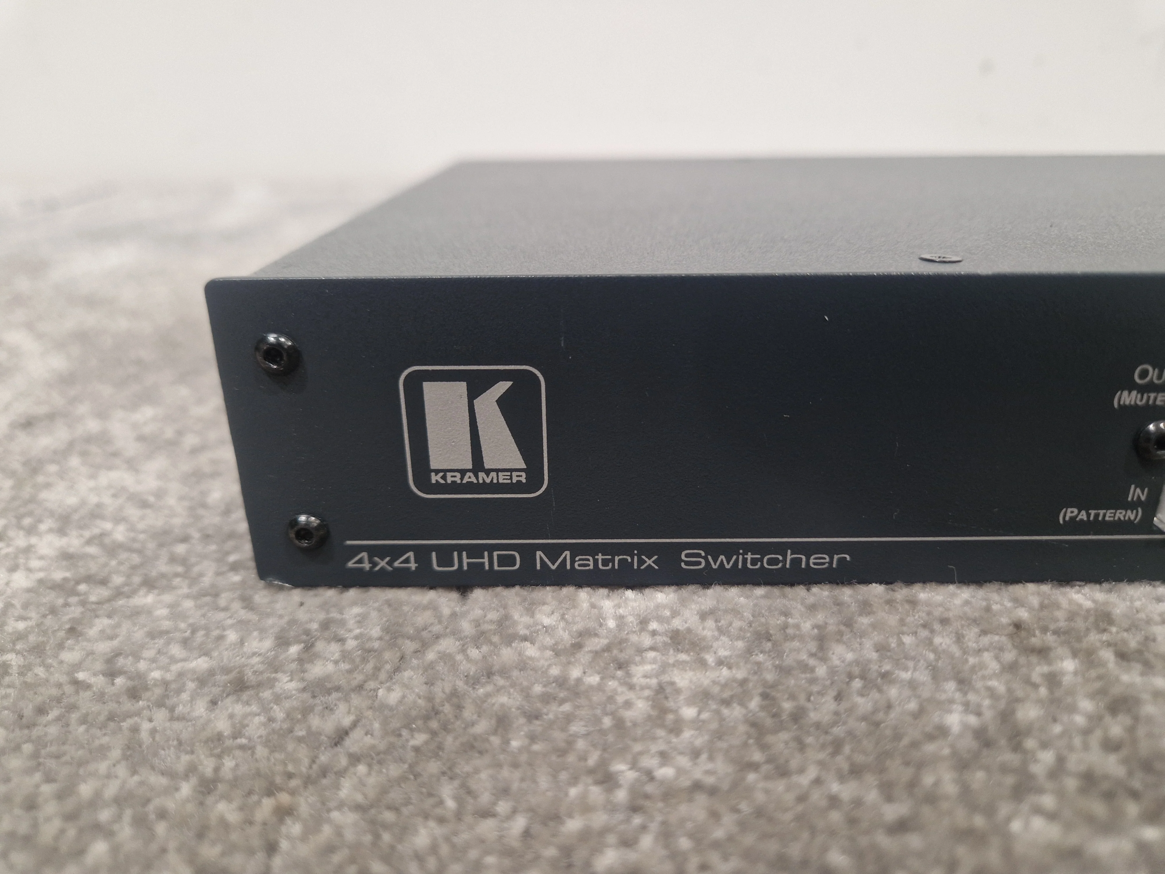Kramer VS-44UHD 4x4 matrix switcher - HDMI 2.0, Audio De-Embedding - Very Good - Image 2