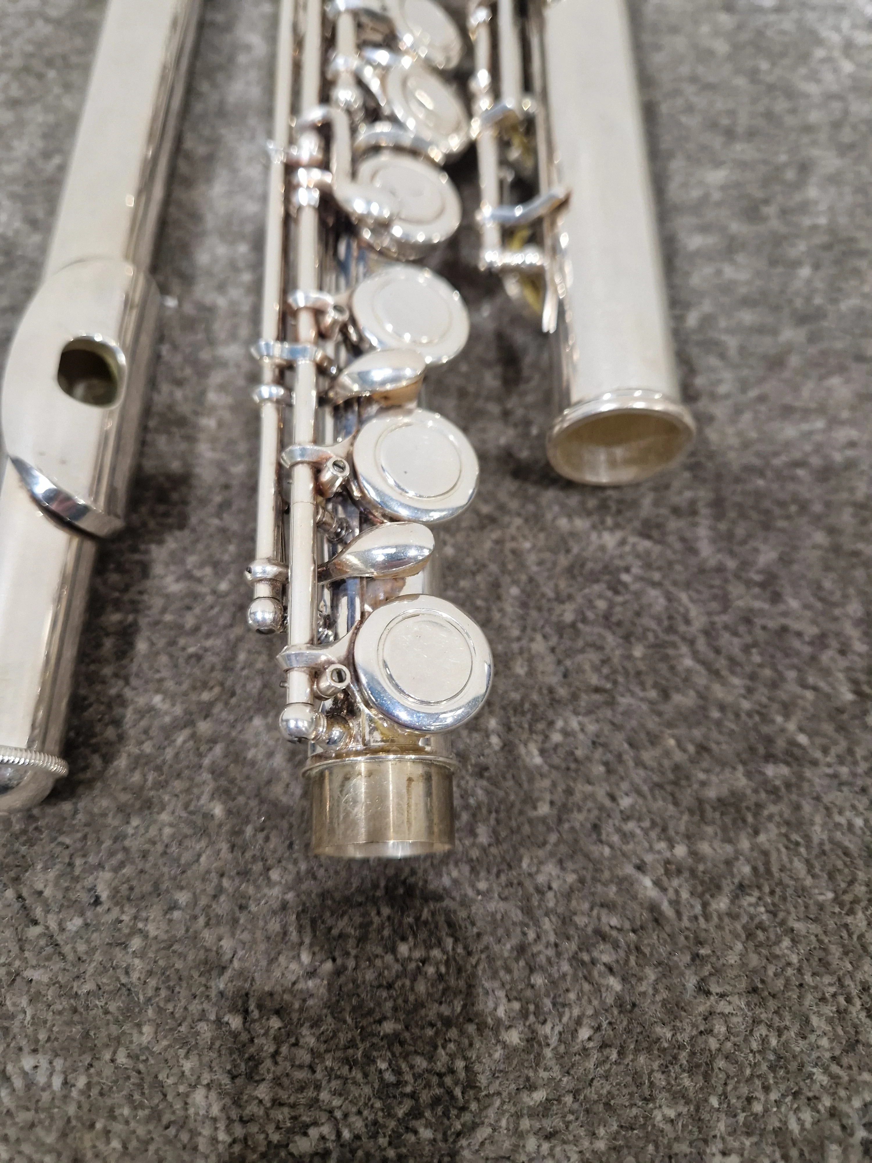 Kurioshi Vivace V11468 Silver/Gold Flute - Dual Finish - Very Good w/ Soft Case & Hard Case - Image 15