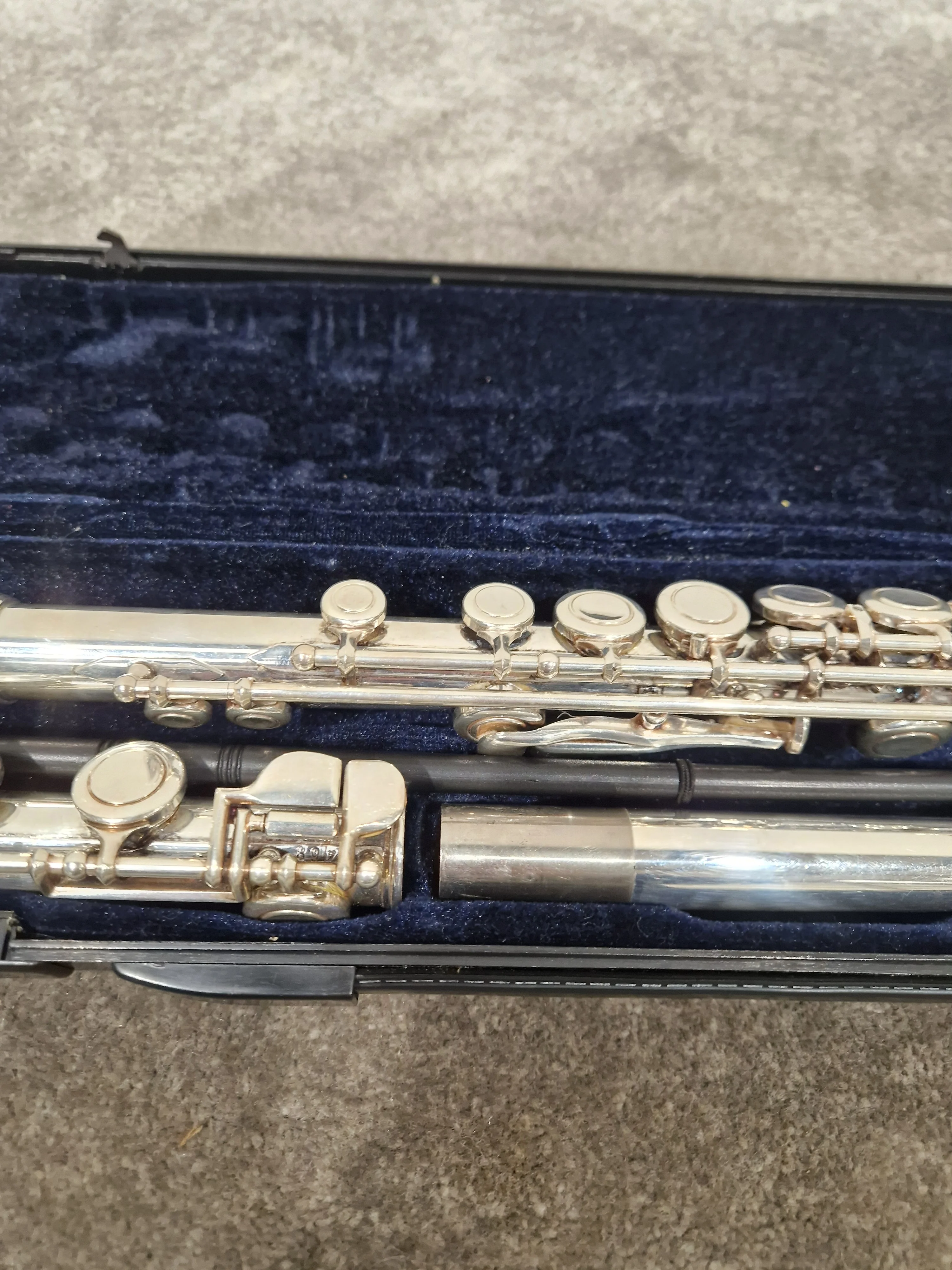 Kurioshi Vivace V11468 Silver/Gold Flute - Dual Finish - Very Good w/ Soft Case & Hard Case - Image 4