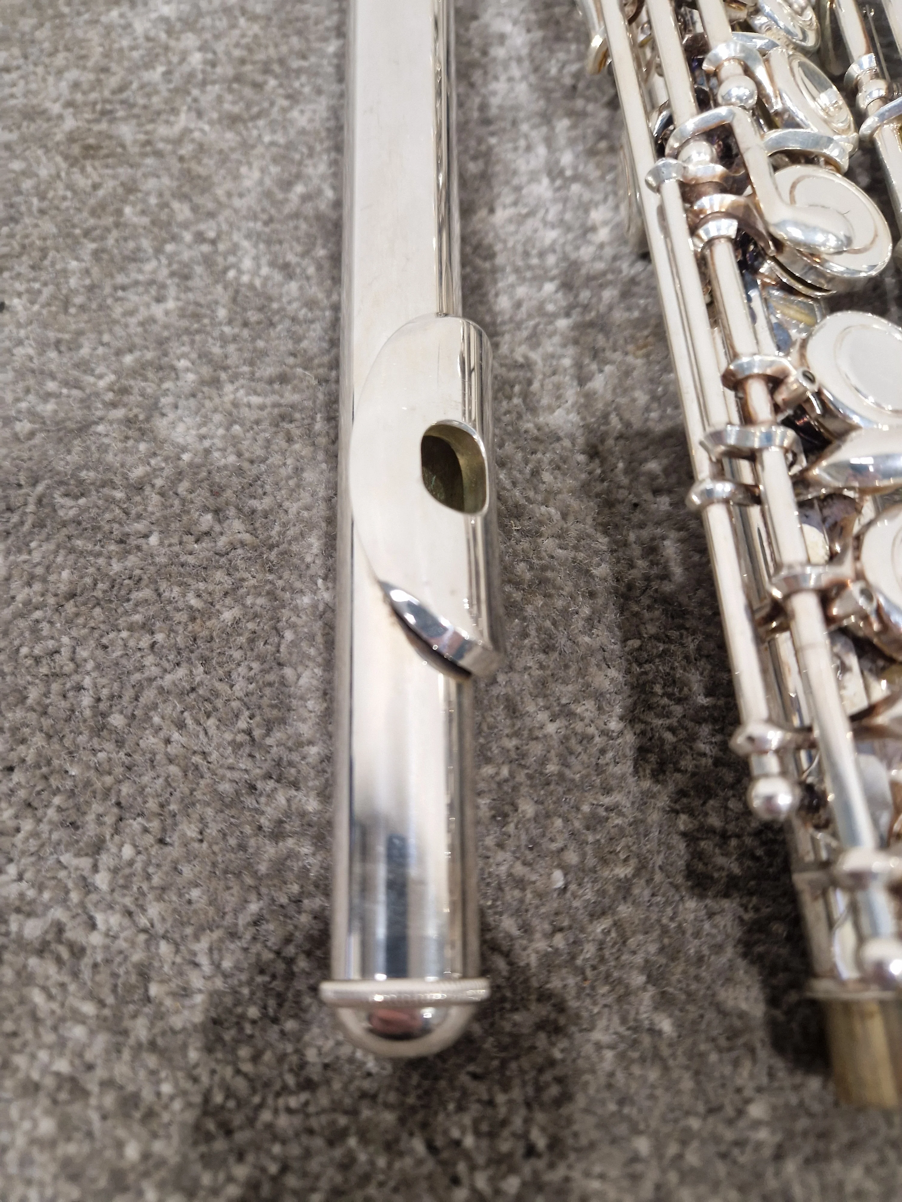 Kurioshi Vivace V11468 Silver/Gold Flute - Dual Finish - Very Good w/ Soft Case & Hard Case - Image 8