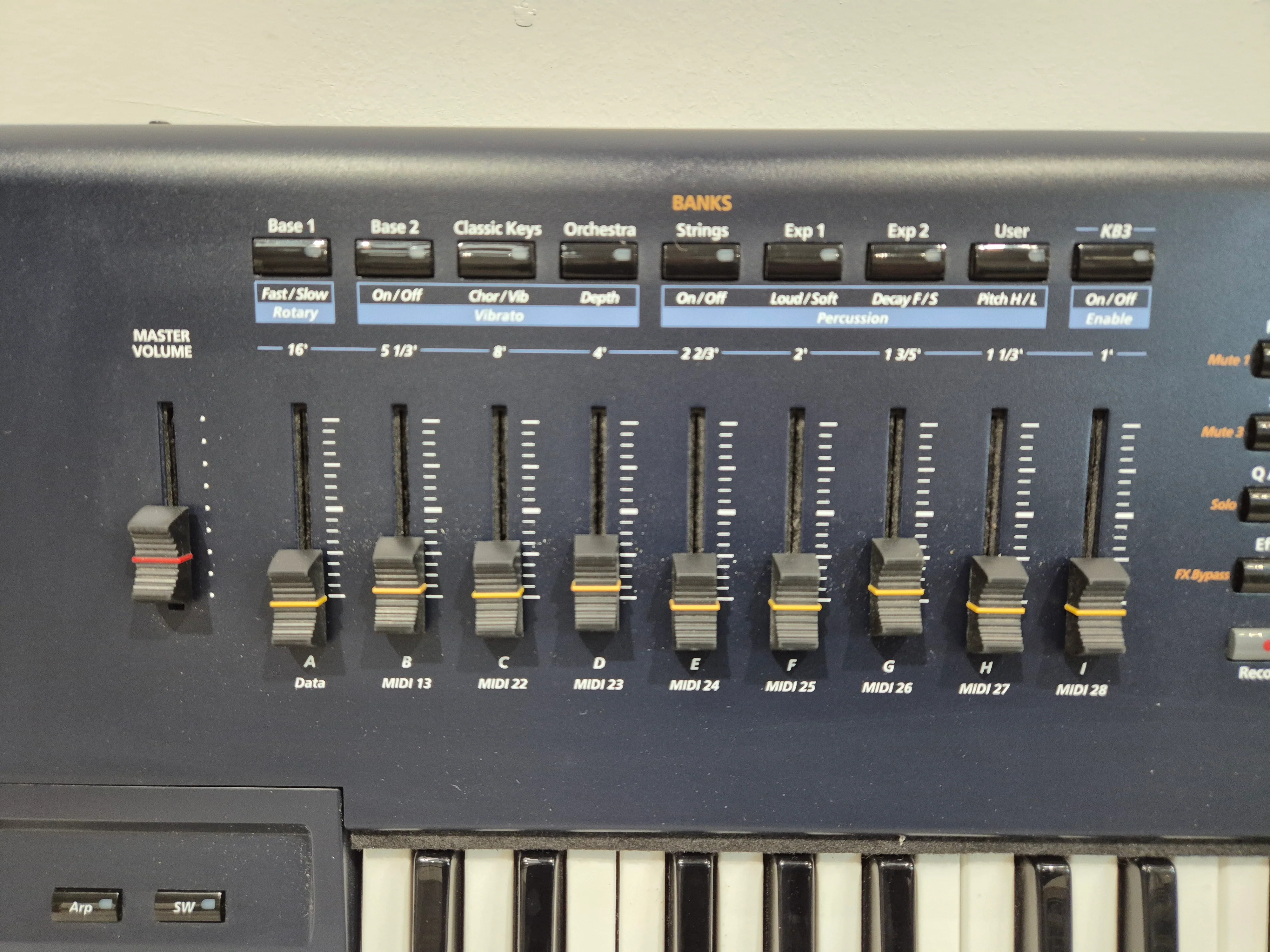 Kurzweil PC361 - 61-key Digital Workstation Synthesizer w/ Flight Case - Image 2