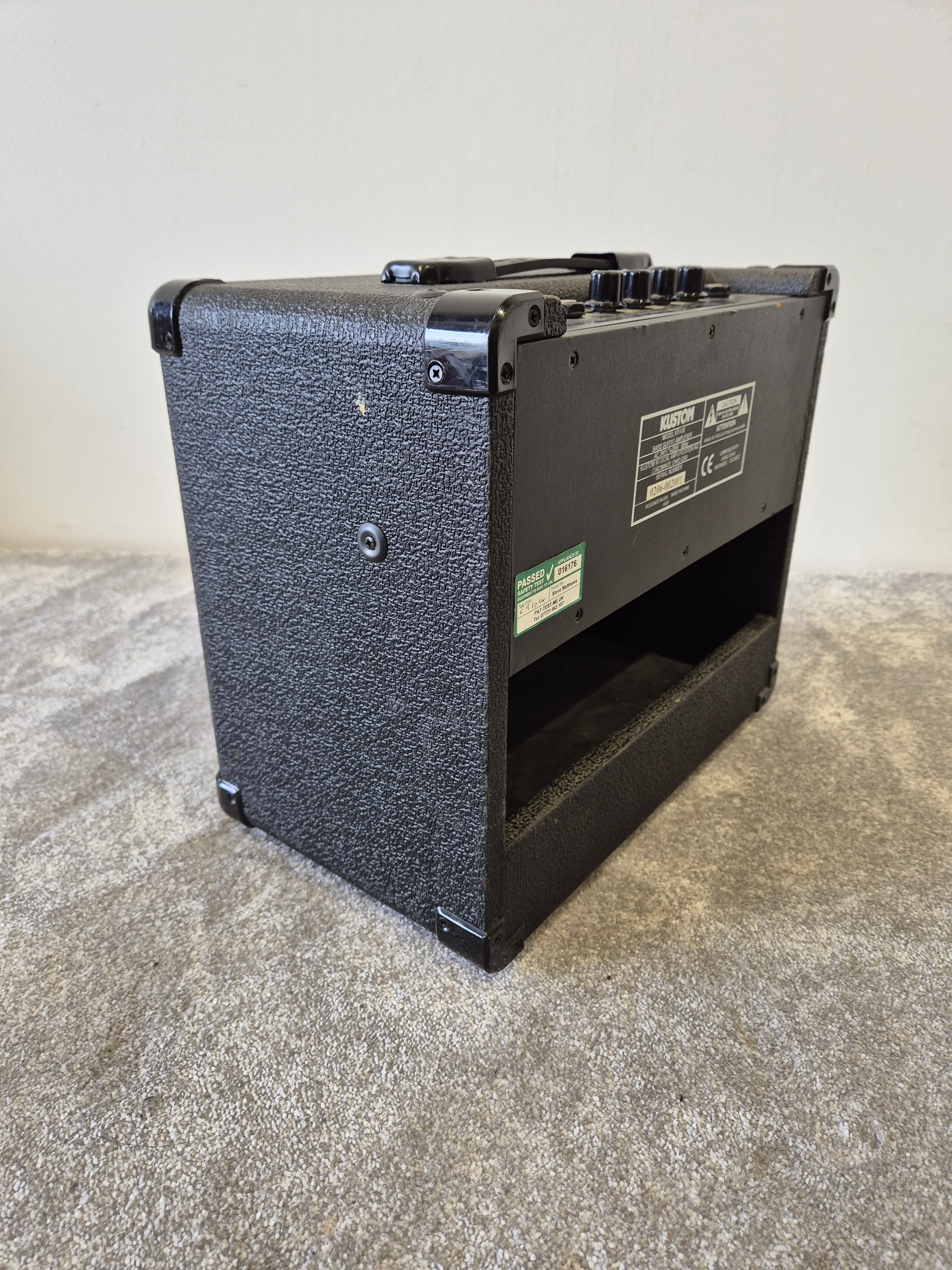 Kustom KBA10 - 10-watt Bass Guitar Amplifier - Image 6
