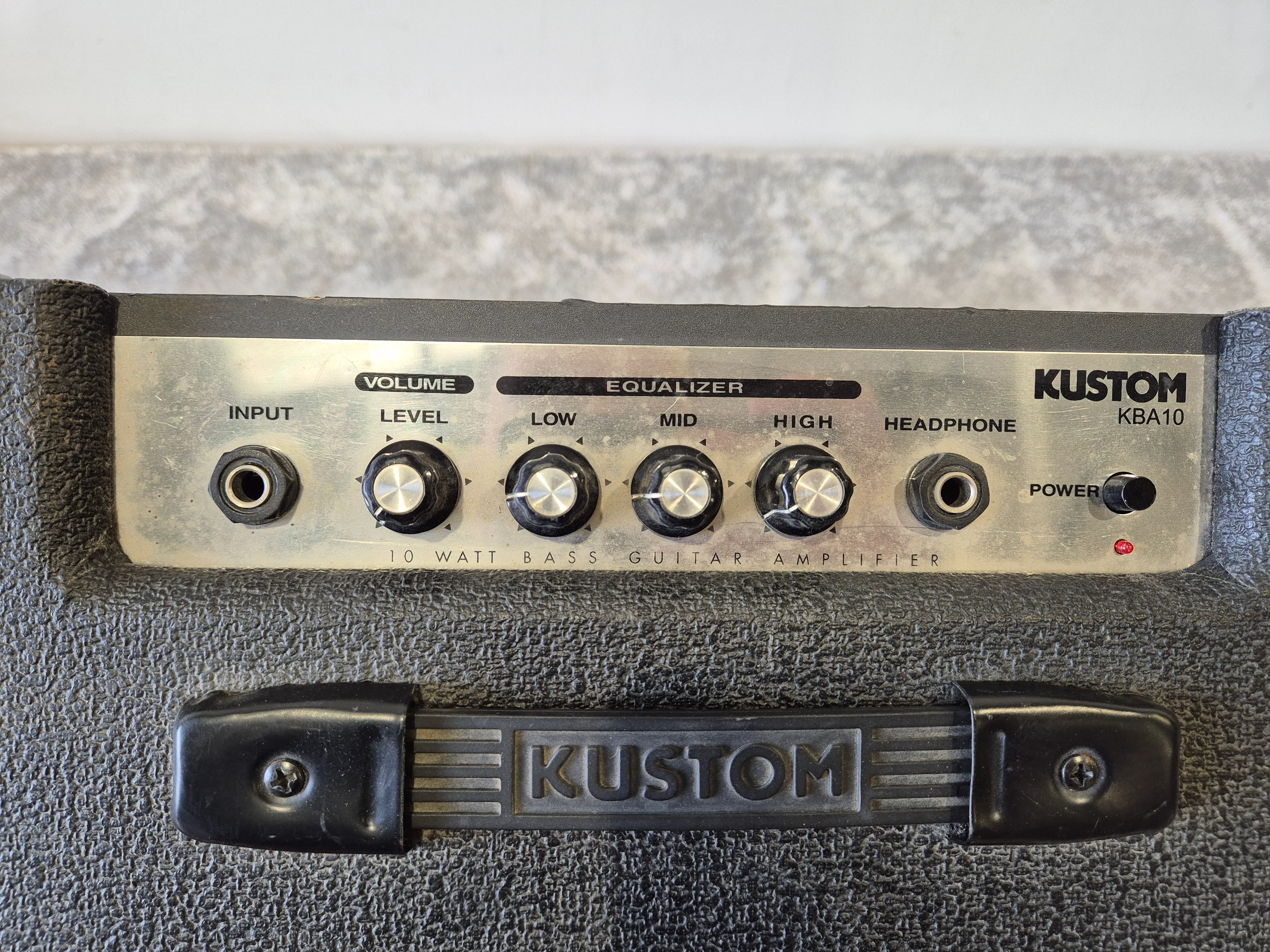 Kustom KBA10 - 10-watt Bass Guitar Amplifier - Image 8