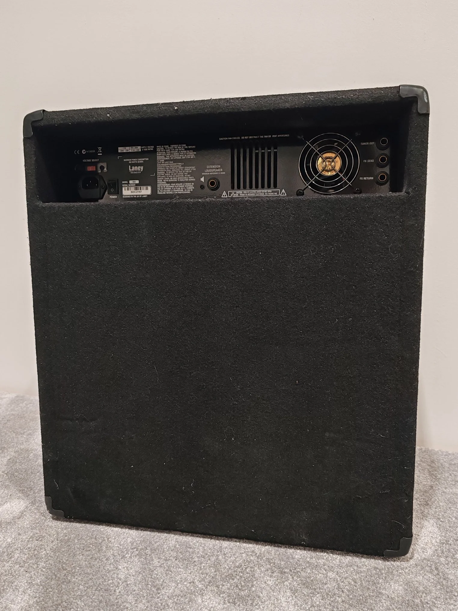Laney RB8 - 300 watt Bass Combo Amplifier With 15" Celestion Speaker - Image 5