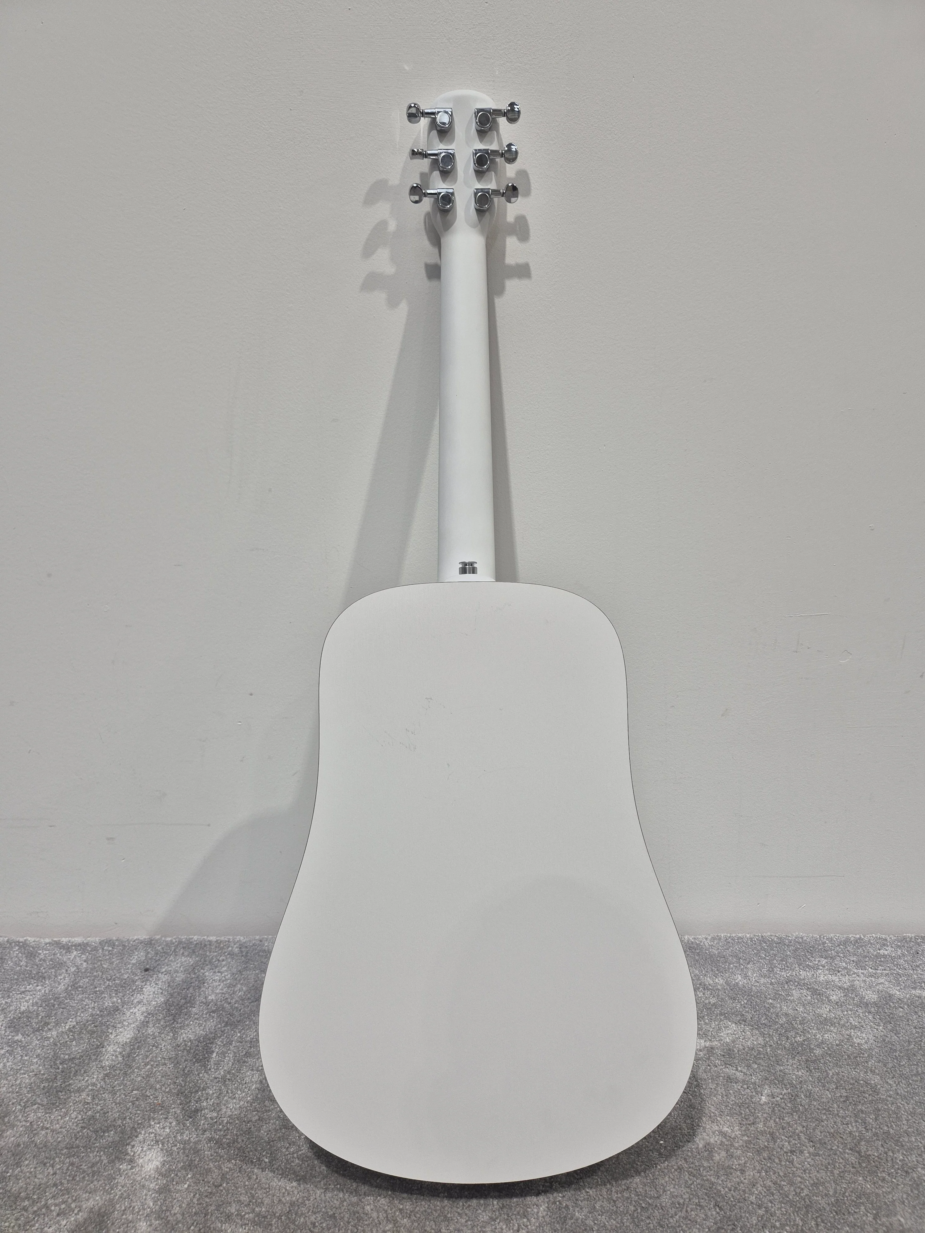 Lava ME 3 – White Smart Carbon Fiber Guitar – Excellent w/ Soft Gig Bag, New Strings & USB-C Cable - Image 9